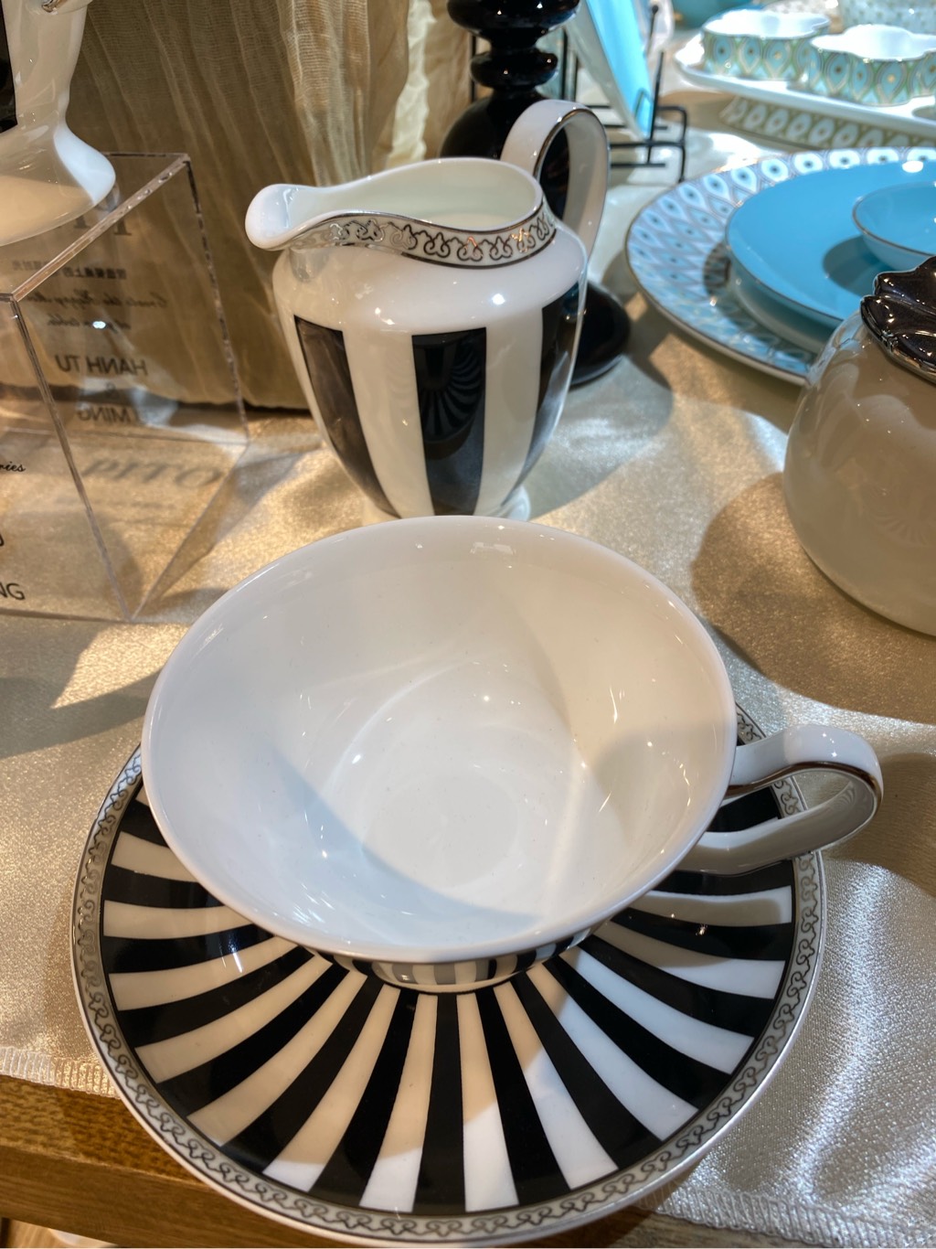 Cặp tách đĩa Pop modern