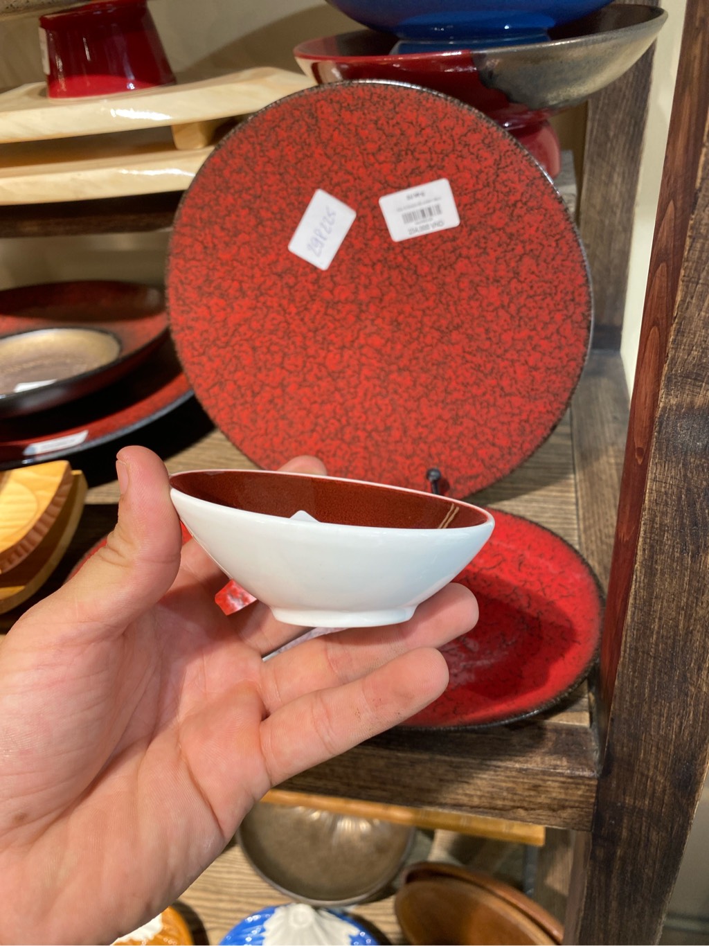 Chén chấm 3.75inch miệng xéo đỏ viền trắng
