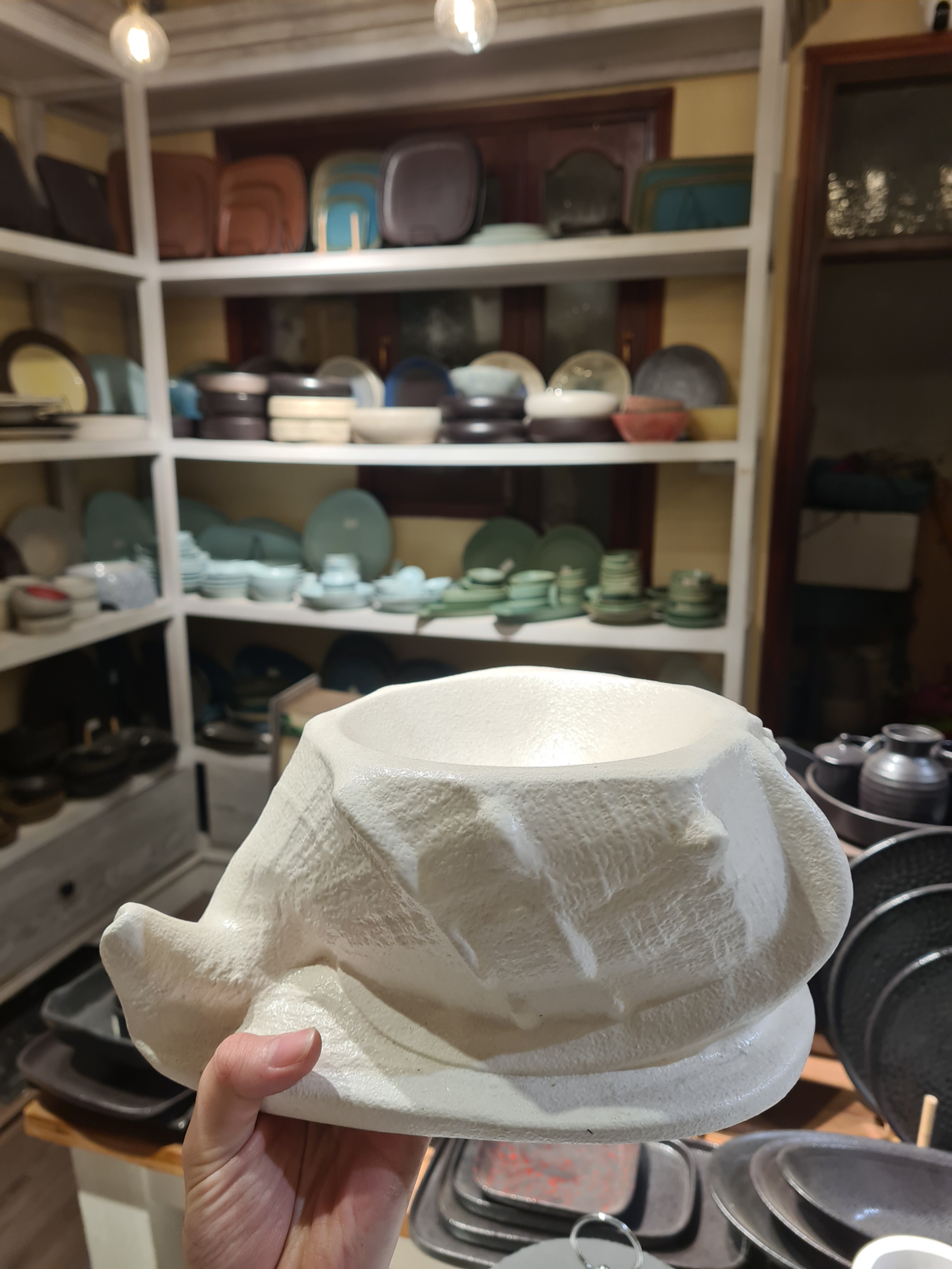 Dĩa trang trí Kim khôi vàng 25x11cm tuyết trắng