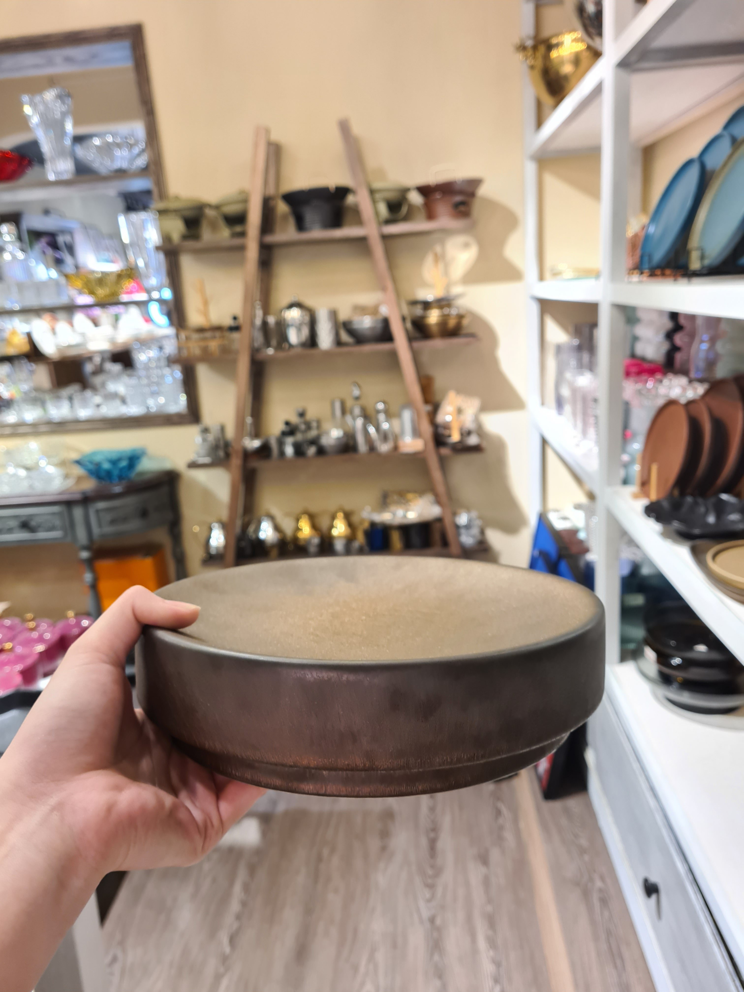 Khay tròn bằng 24x6cm nâu đồng