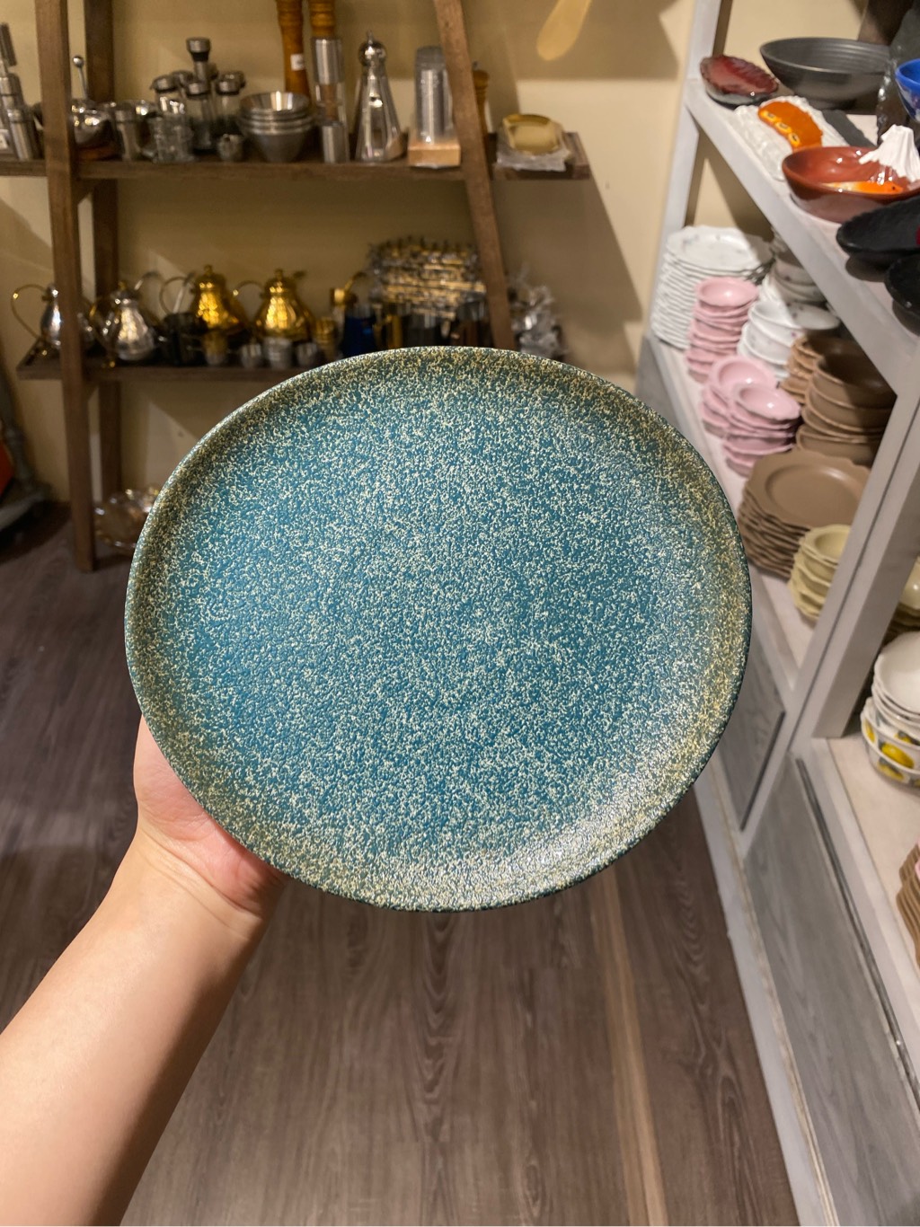 Dĩa 21x20cm ngọc bích viền nâu phun hạt (matte)