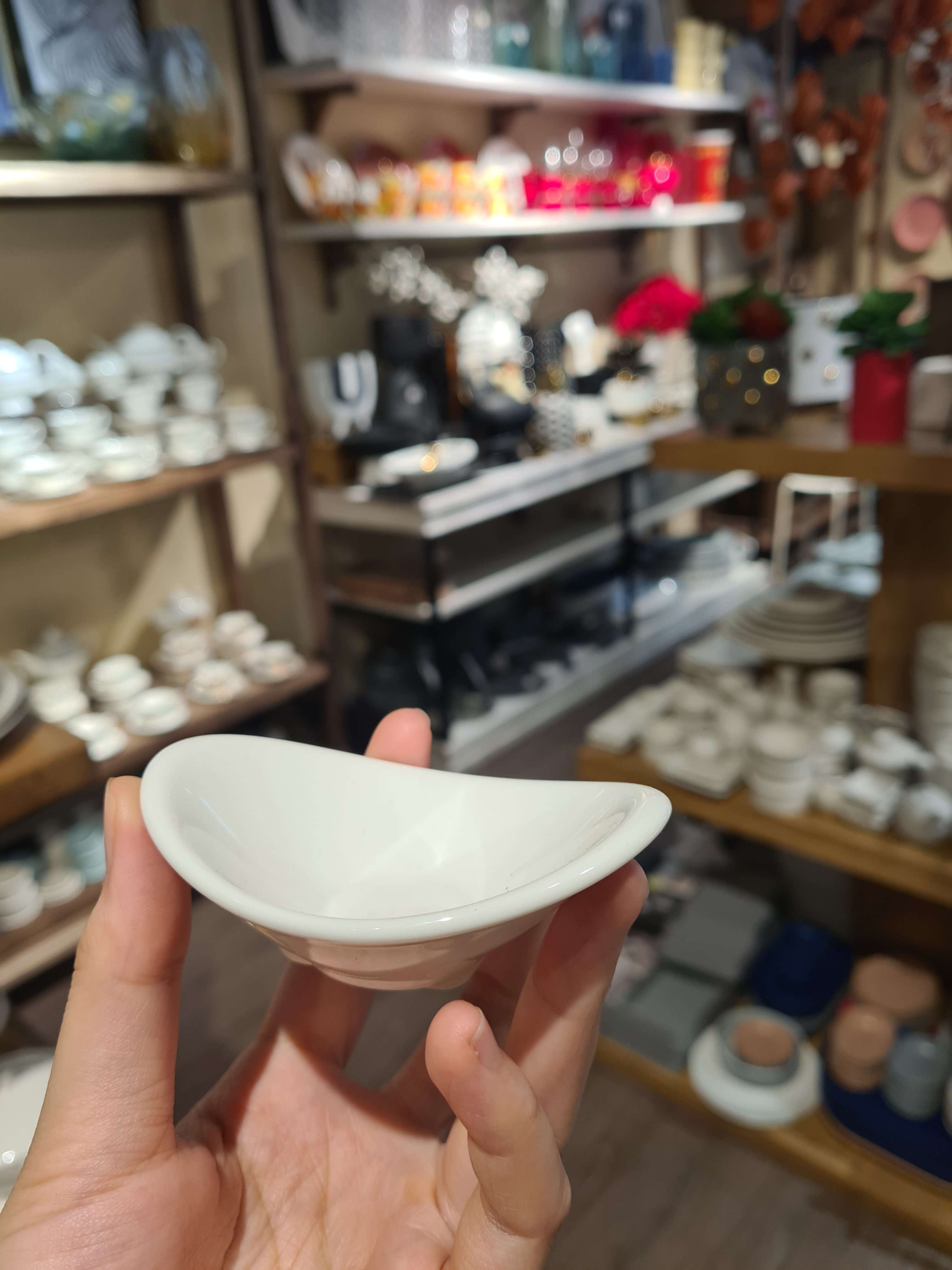 Chén chấm oval 9 x 6 cm Trắng Ngà