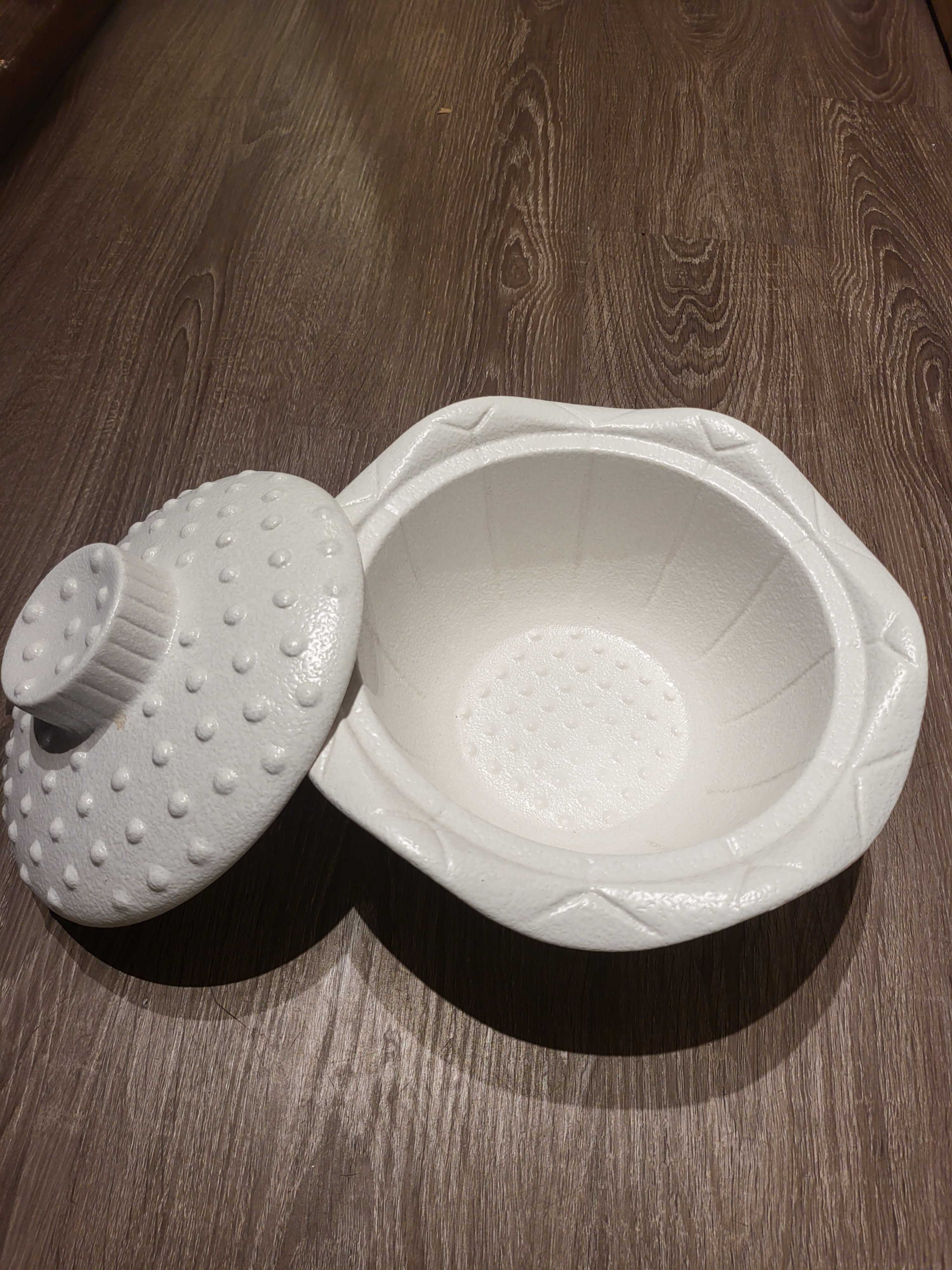 Thố cá nhân sen + nắp 21cm tuyết trắng