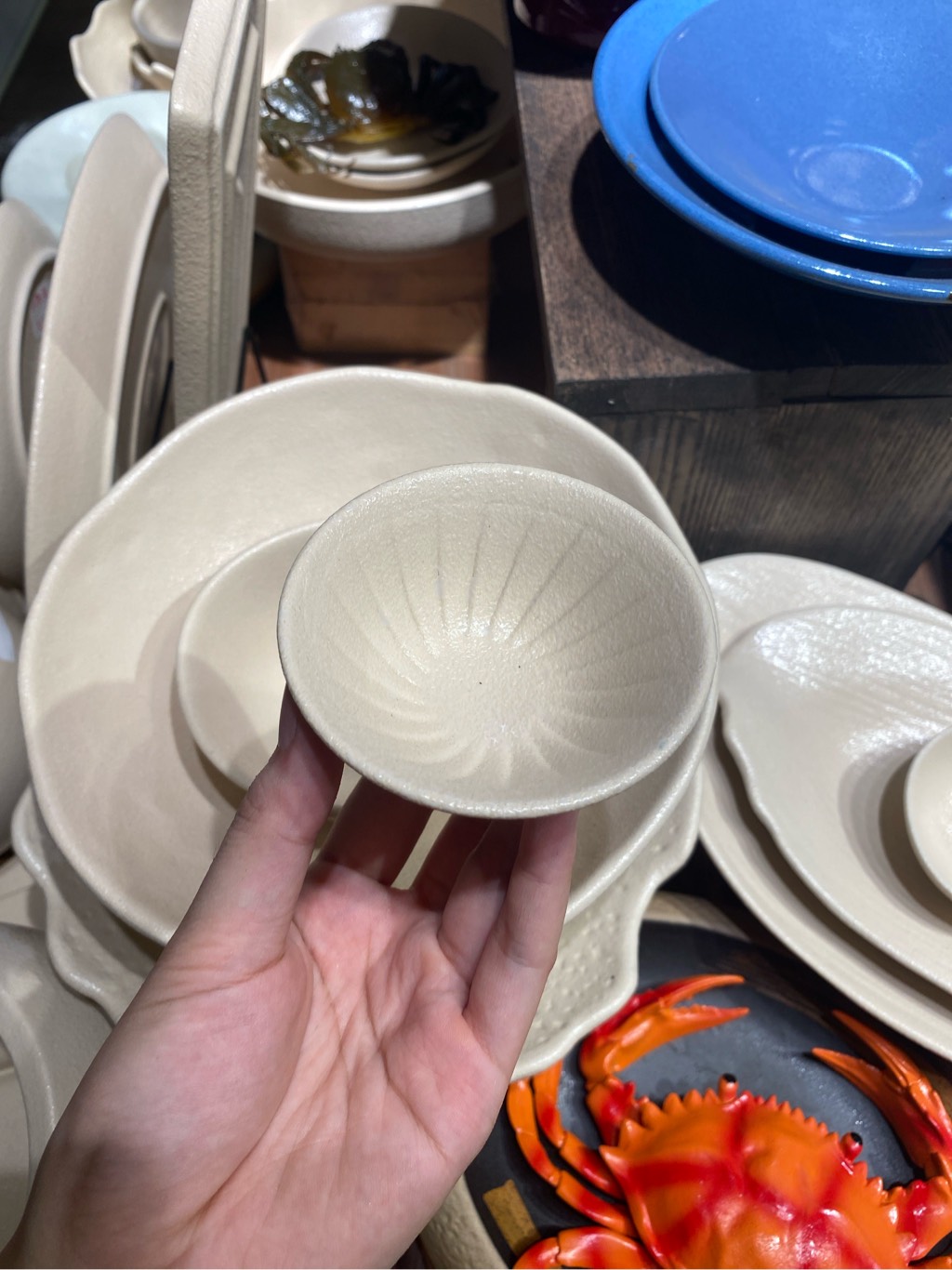 Chén chấm tia 8.7x3.7cm màu be
