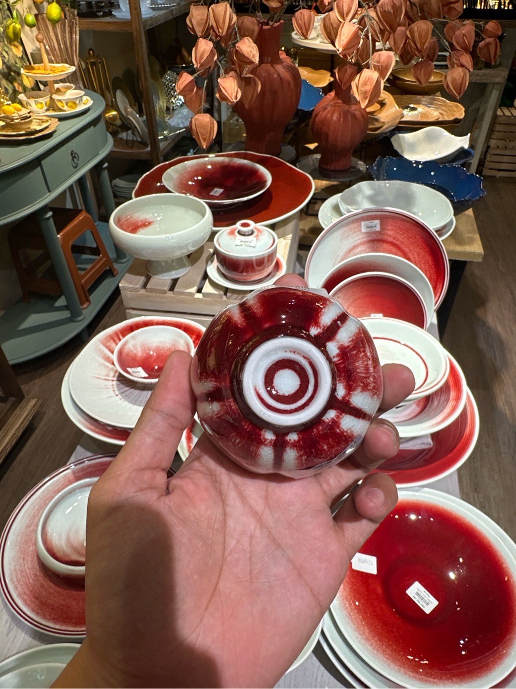 Chén Sốt Trăng Đỏ