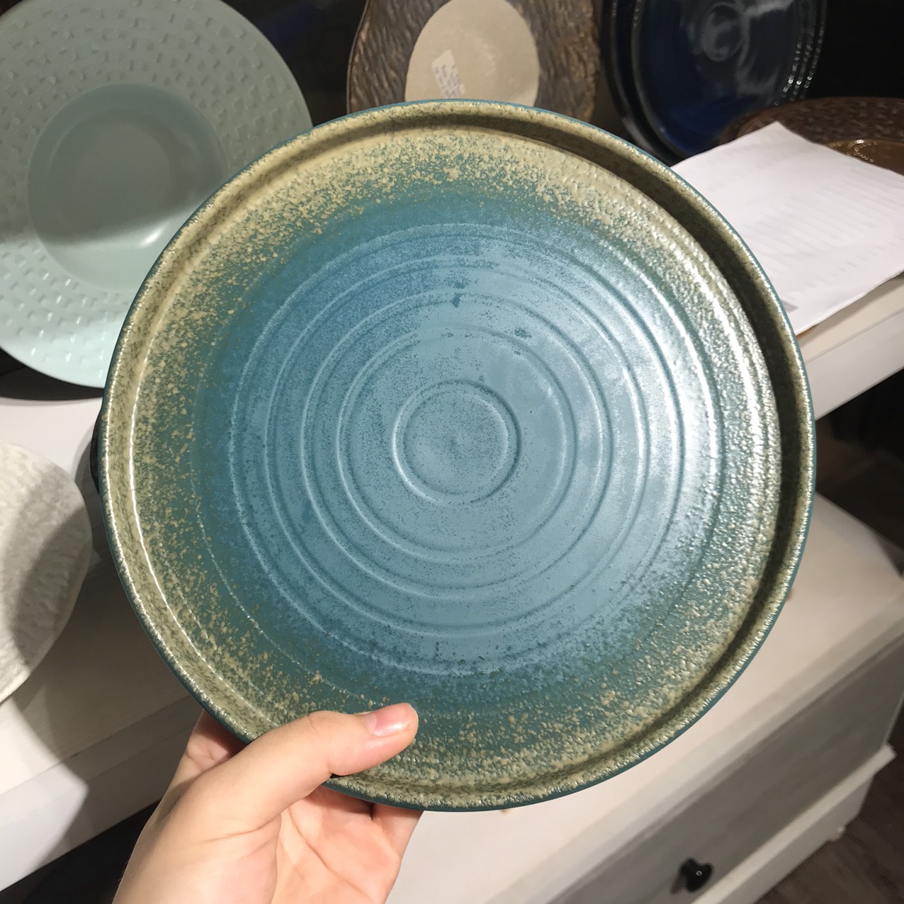 Đĩa tròn vành đứng 22cm