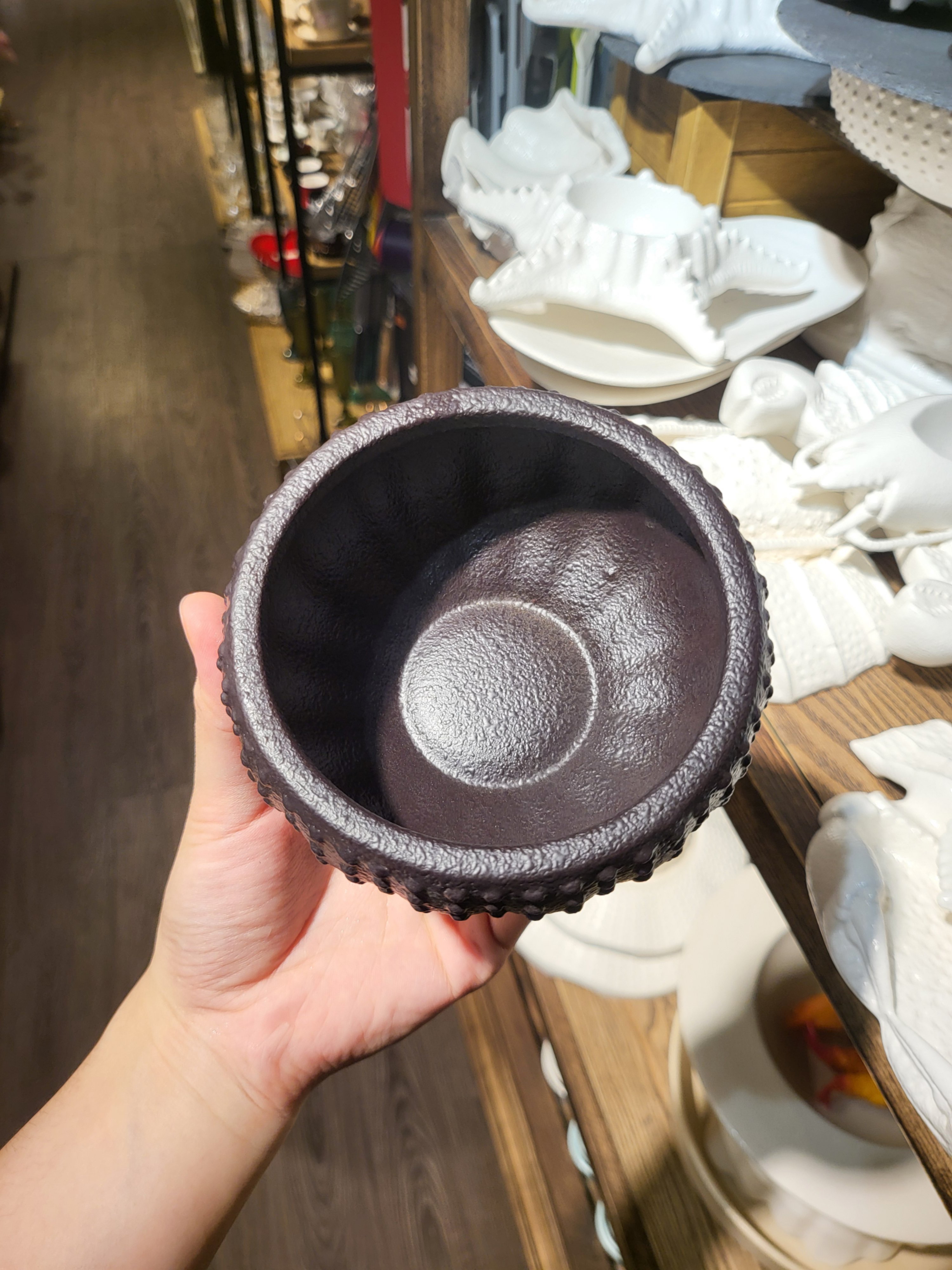 Chén Nhum 12cm màu đen