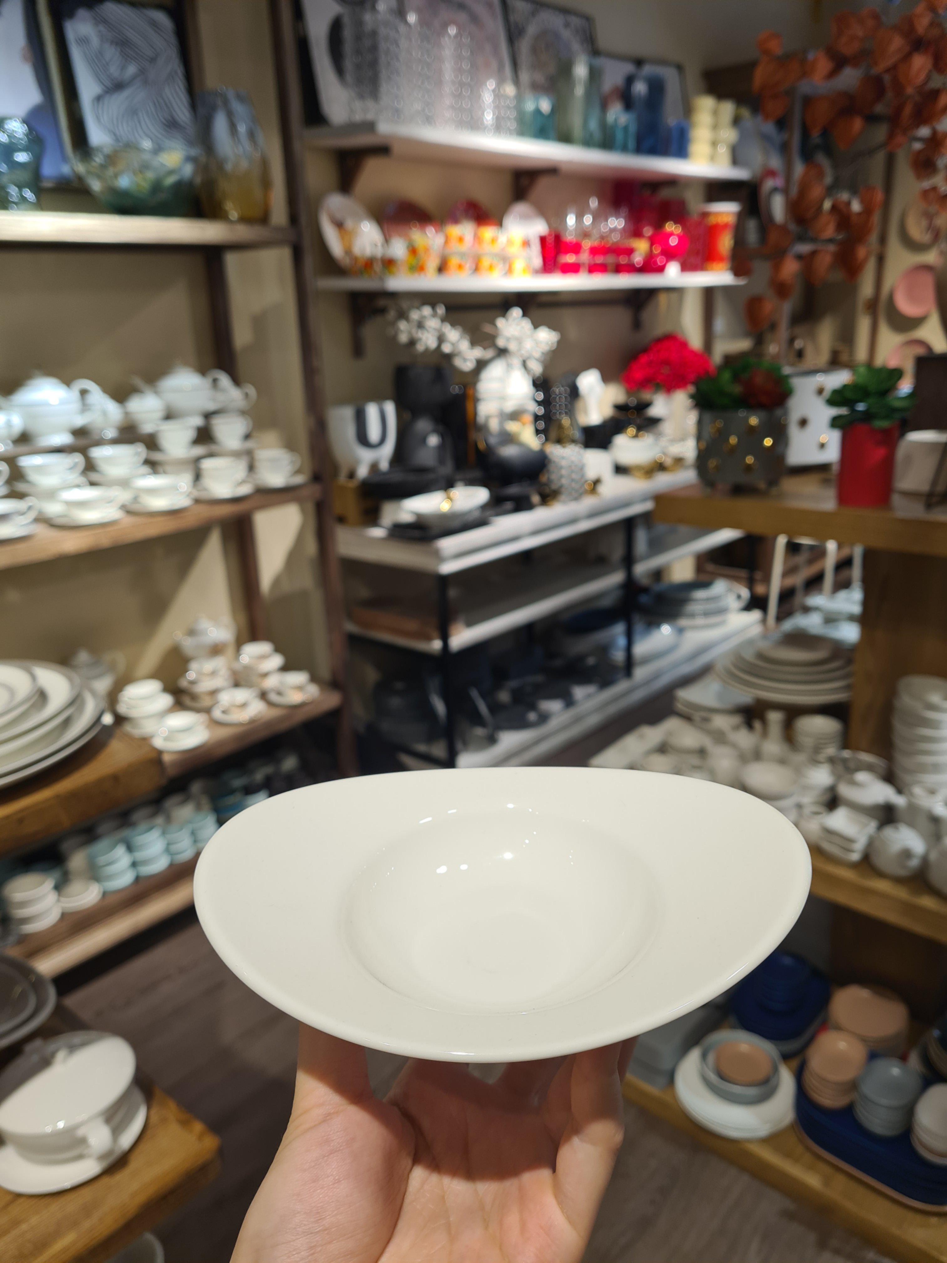 Chén oval vành 17 cm Trắng Ngà