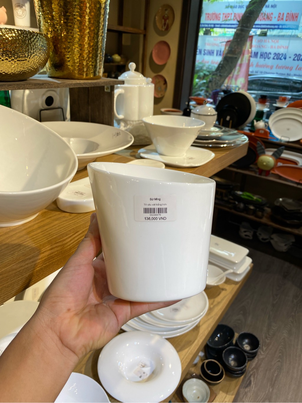 Tô sâu vát trắng trơn