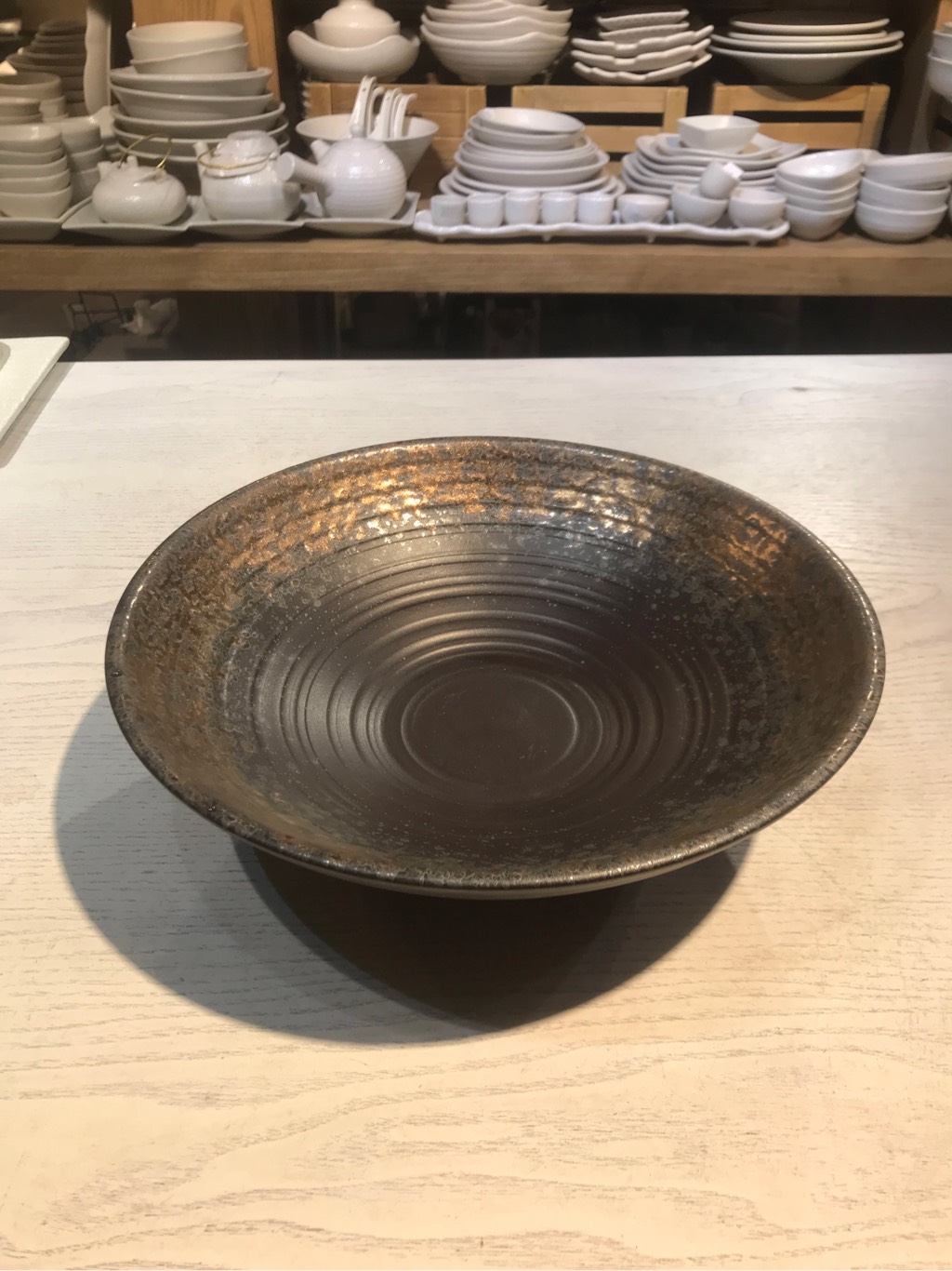 Tô 25x8cm đen phun Vành nâu đồng
