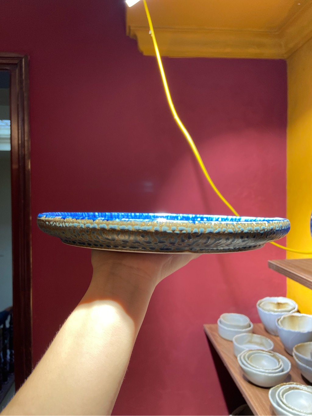 Đĩa tròn vành đứng 10inch hoa xanh