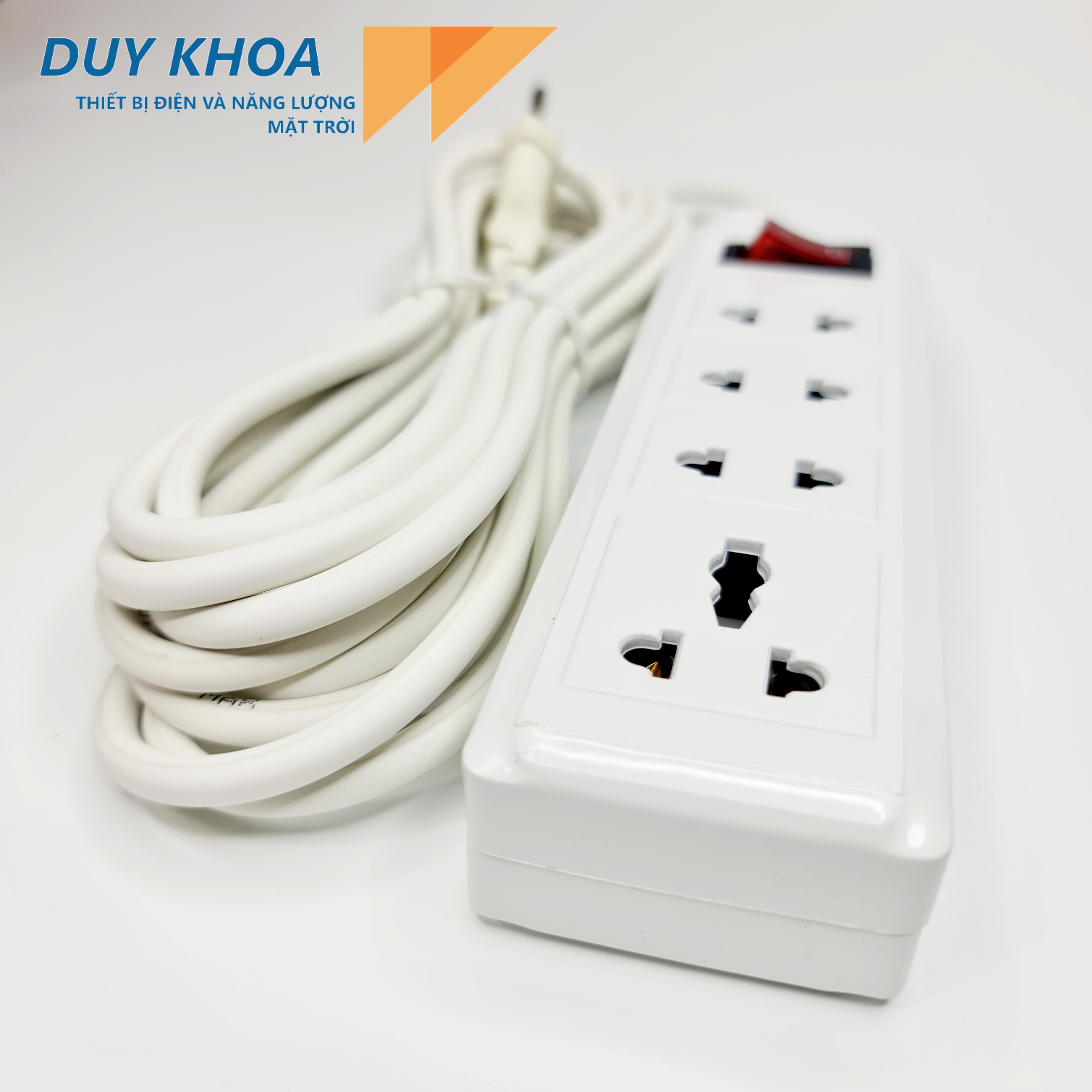 Ổ Cắm Điện 4 Lỗ cắm Màu Trắng Vinamax