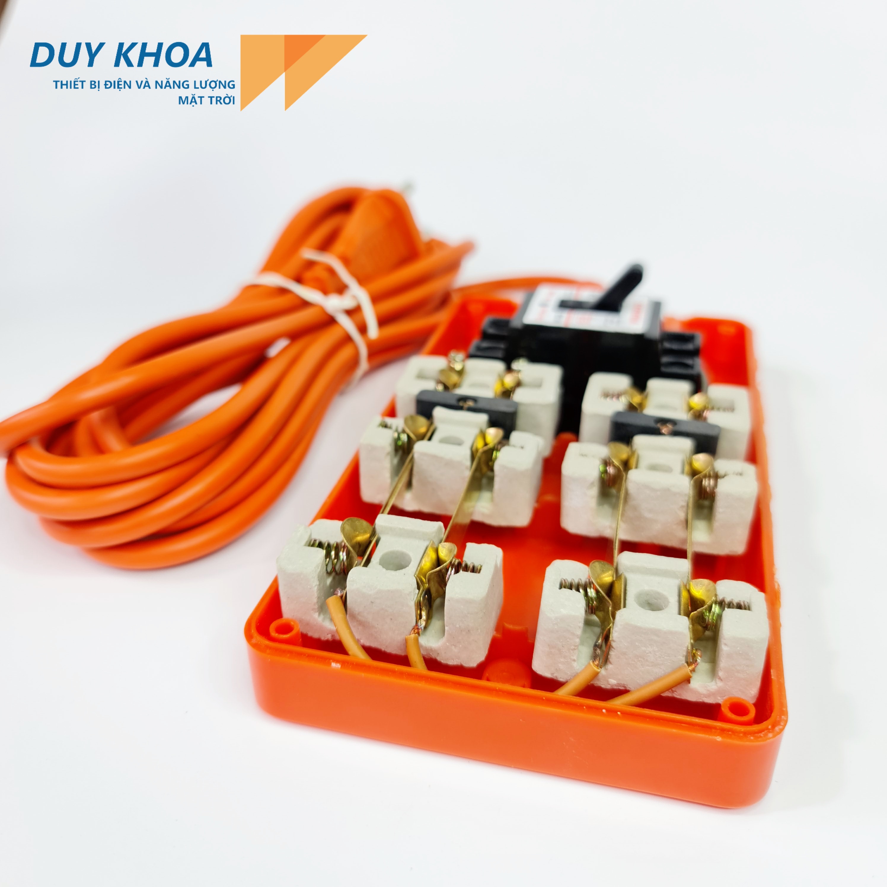 Ổ Cắm Điện Chịu Tải 6 Lõi Sứ Có CB30A Vinamax