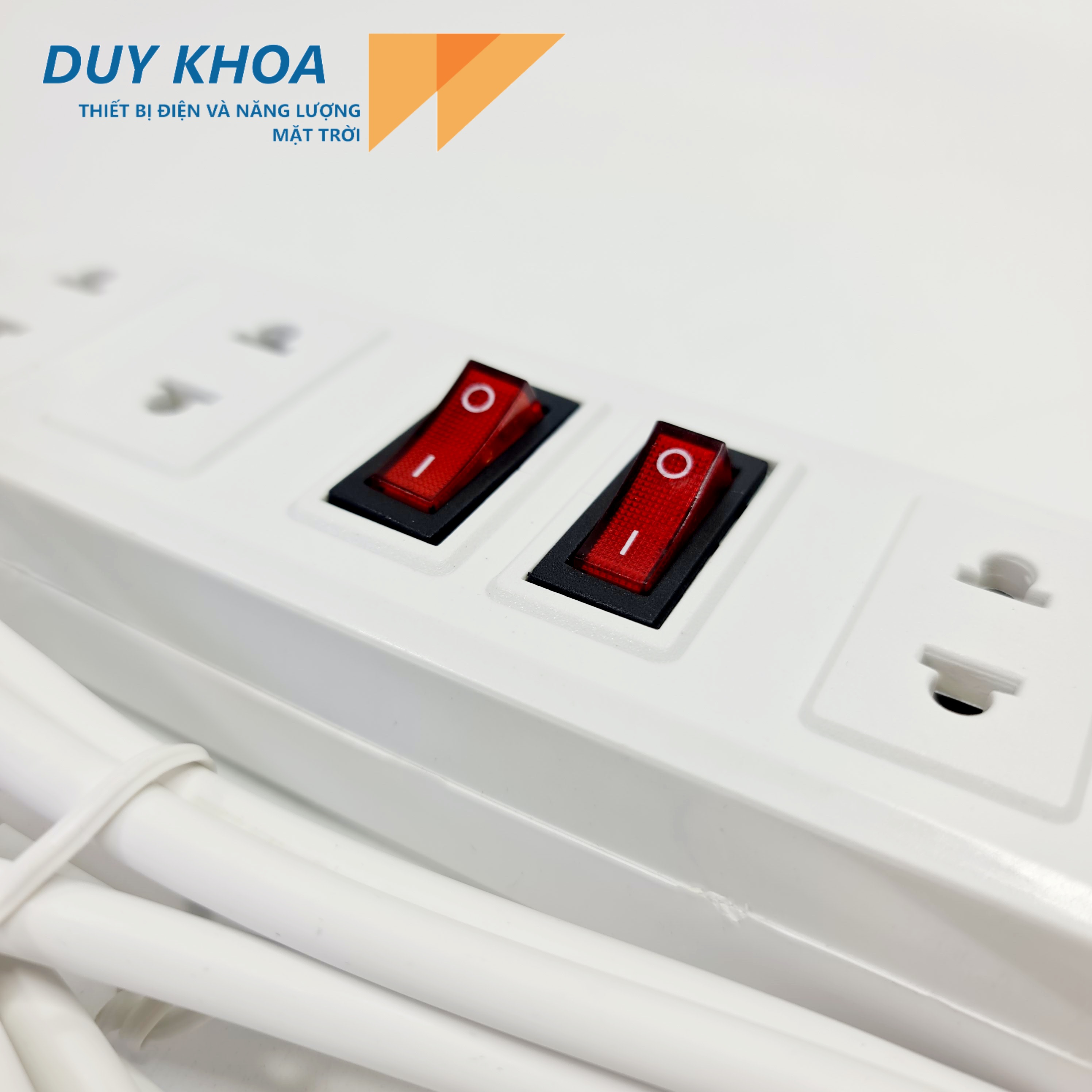 Ổ Cắm Điện 6 Cửa 2 Công tắc Màu Trắng Công suất 3000w Vinamax