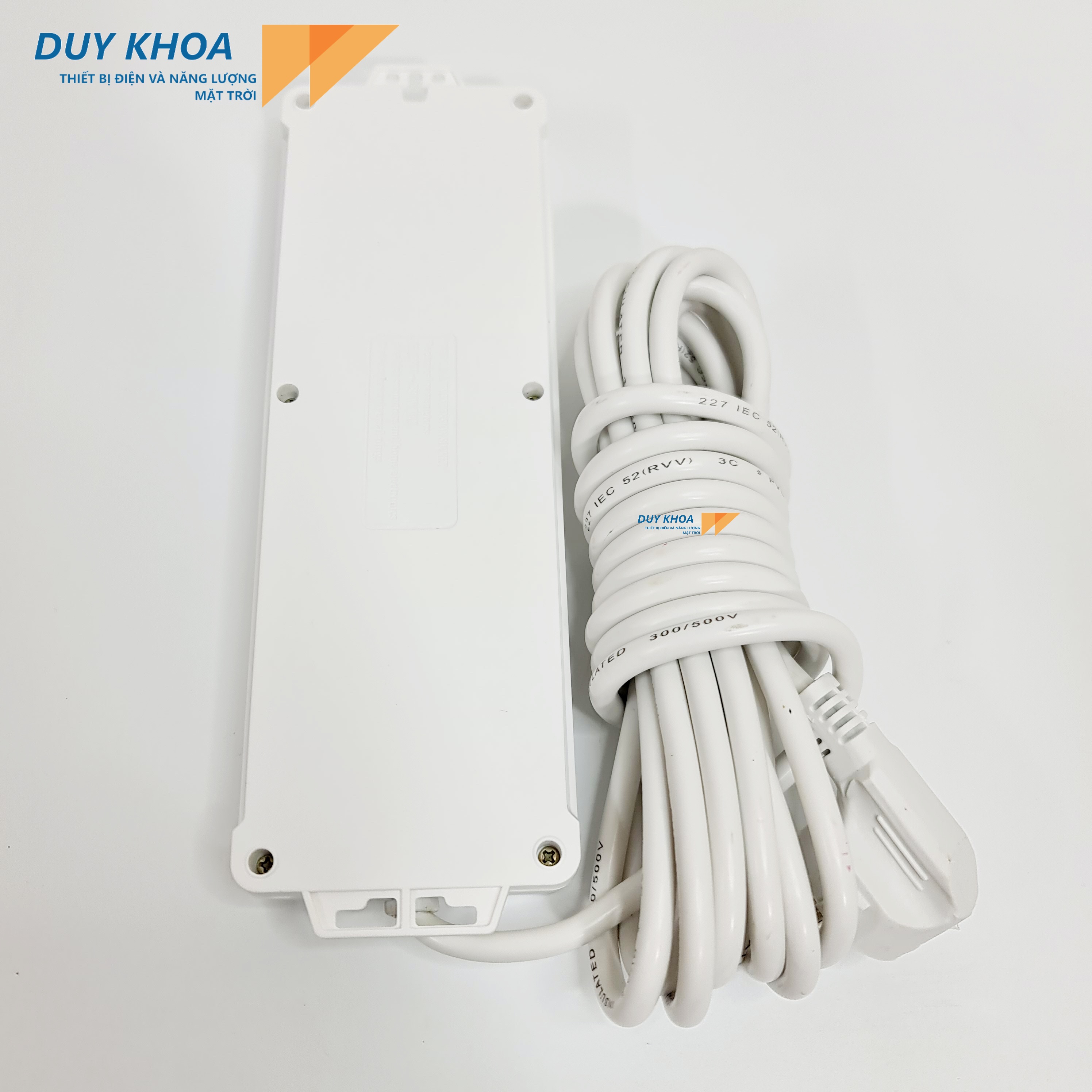 Ổ cắm điện 3 lỗ có màng che + 3 công tắc + 3 Lỗ USB đa năng Dây 5m + Rờ le chống quá tải 10A
