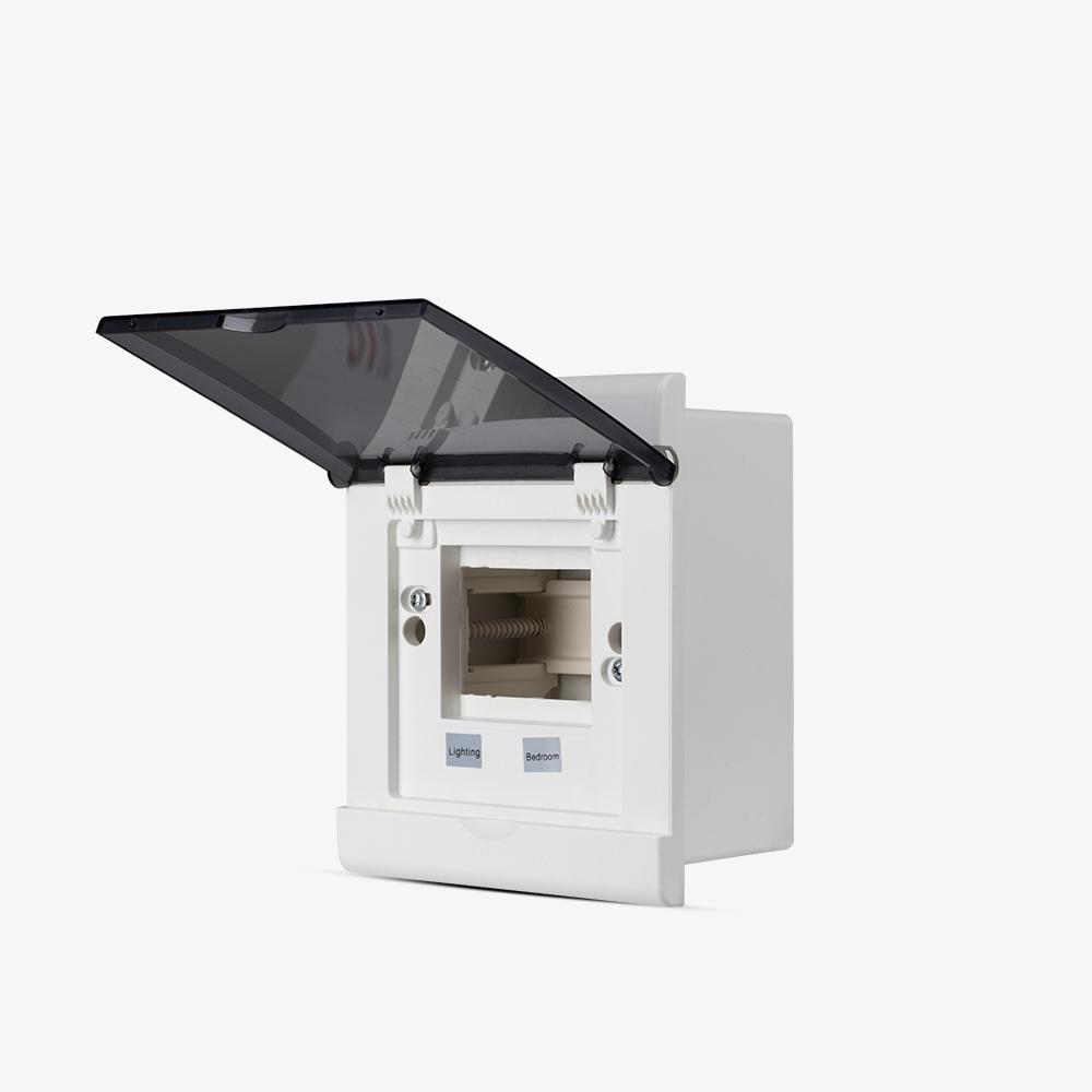 Tủ điện âm tường Rạng Đông Đế nhựa, mặt ốp - mặt che nhựa ABS - PC chống va đập vượt trội, chịu nhiệt cao, cách điện tốt