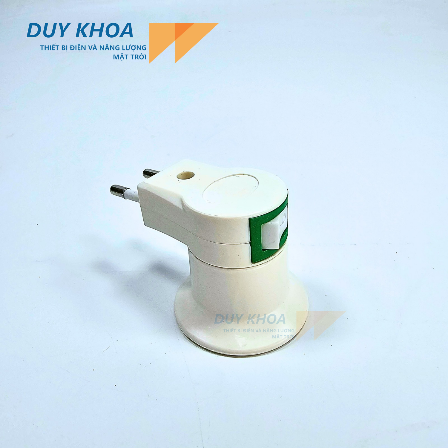 Đui đèn kèm công tắc cắm điện trực tiếp HINOKI