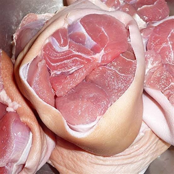 Bắp heo rút xương có da (0.8-1kg ) 皮付き豚スネ骨抜き※