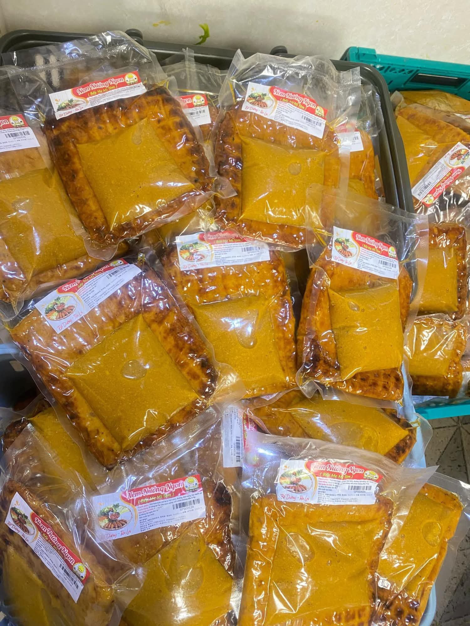 Nem nướng cầu tre