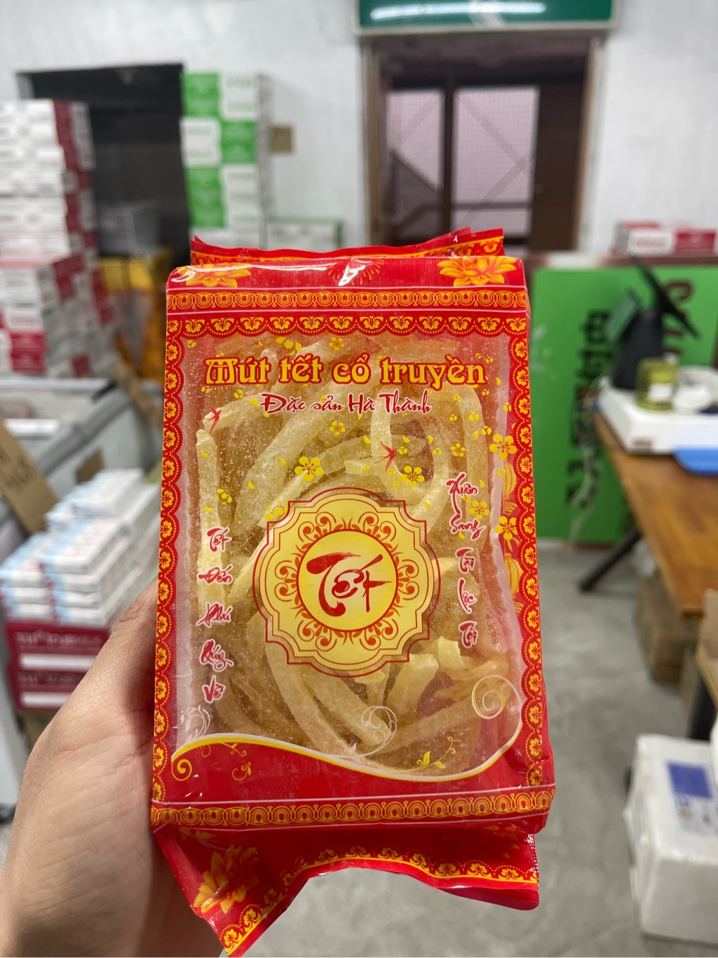 Mứt dừa màu vàng