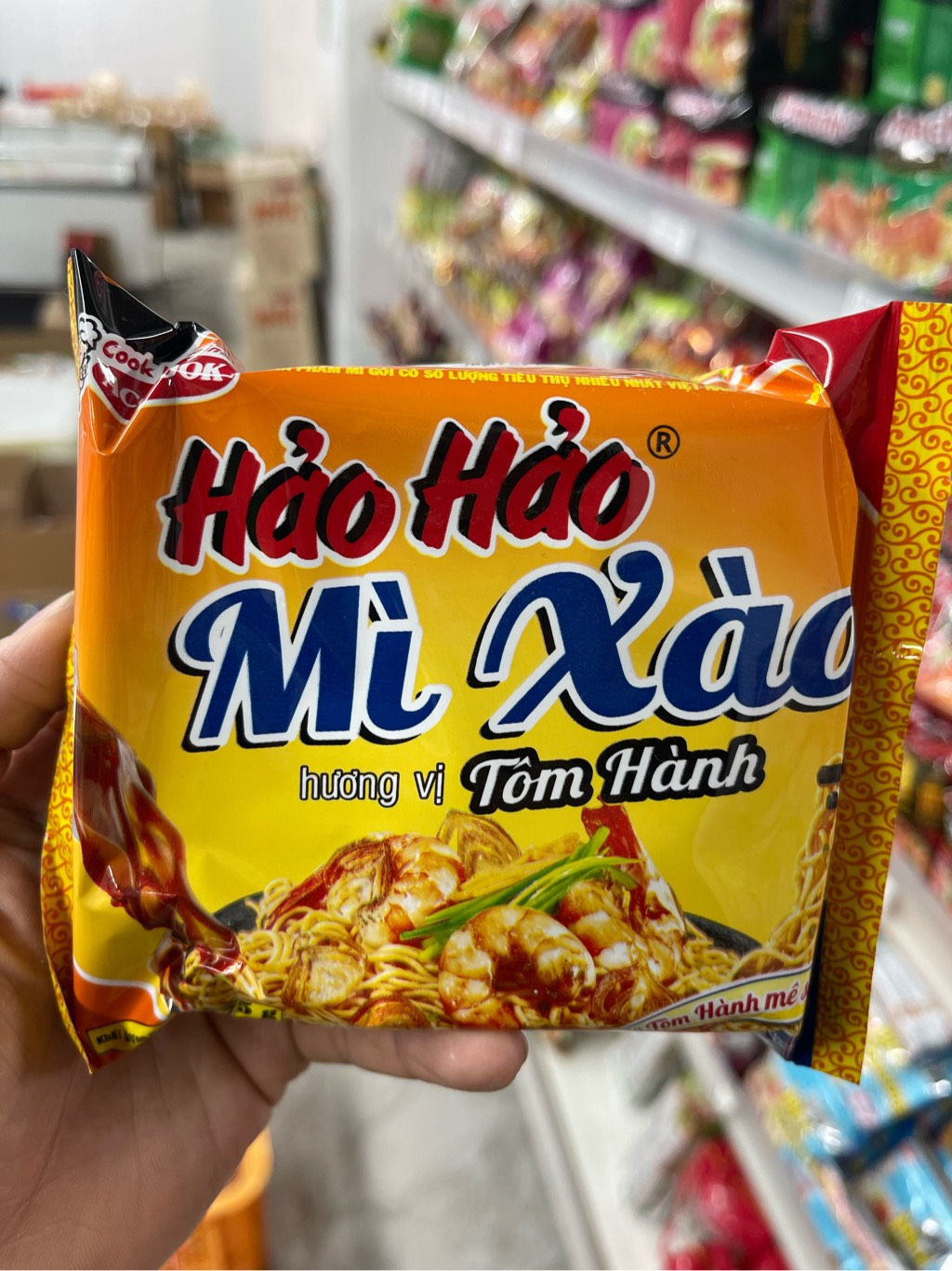 hảo hảo mì xào tôm hành