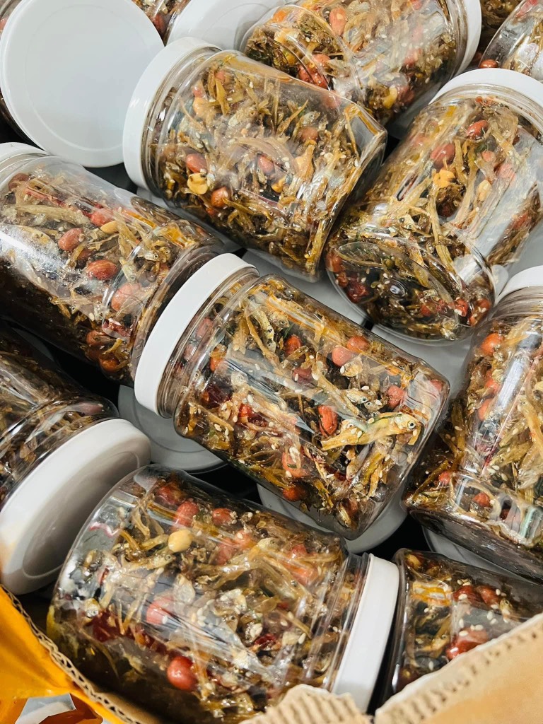 Cá mờn cơm rim lạc