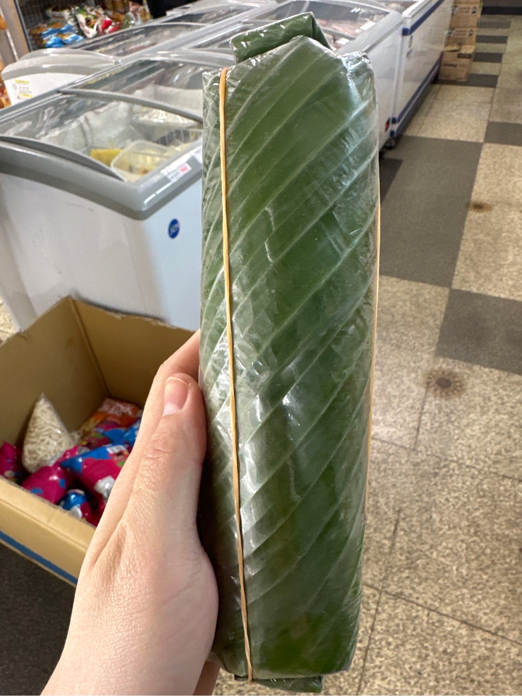Nem chua lá chuối ( cây to )