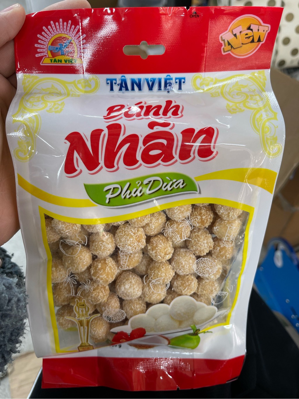 Bánh nhãn phủ dừa tân việt