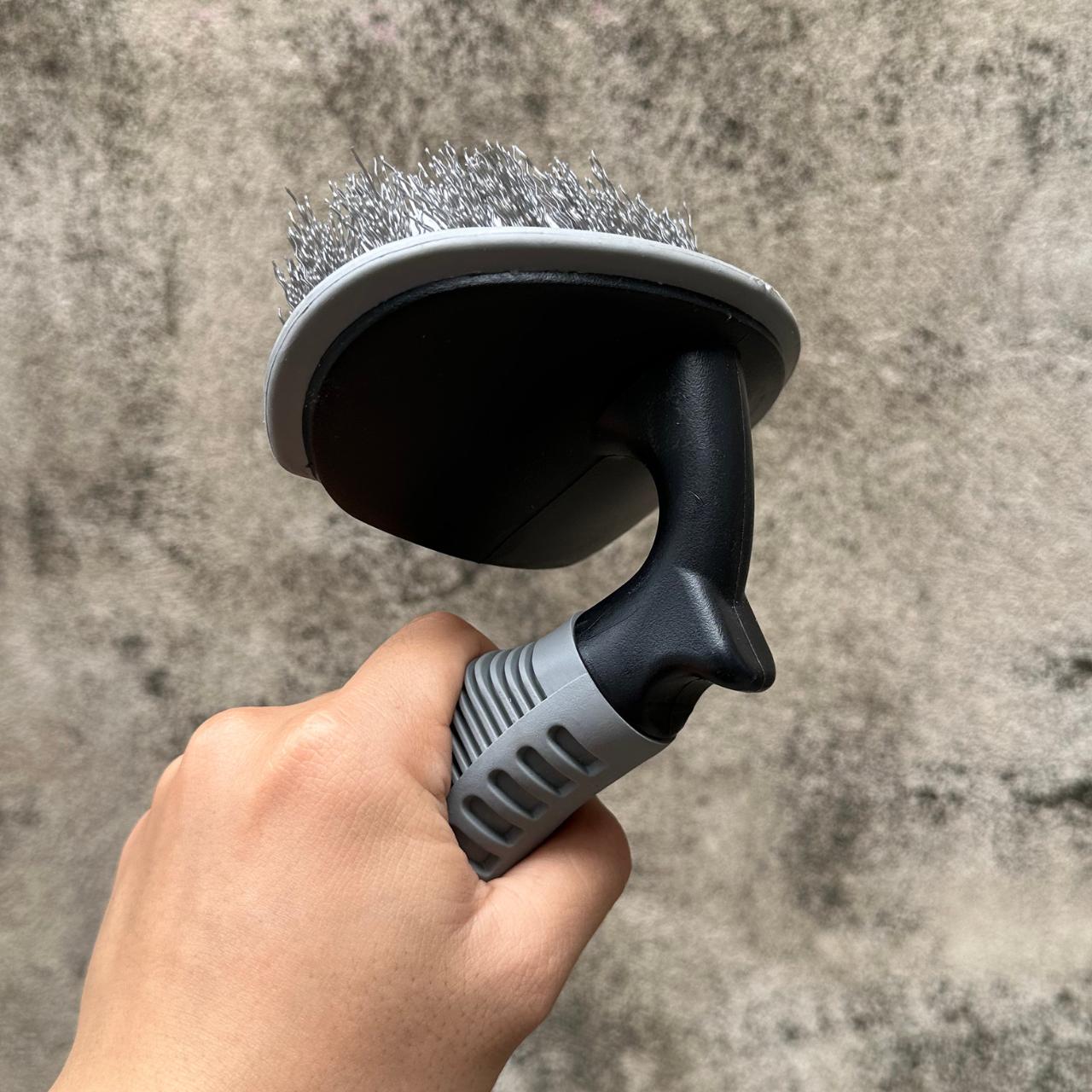 Bàn Chải Chà Rửa Bánh Xe, Lốp Xe Có Tay Cầm Cán Cong Chuyên Dụng Cho Ô Tô, Xe Máy