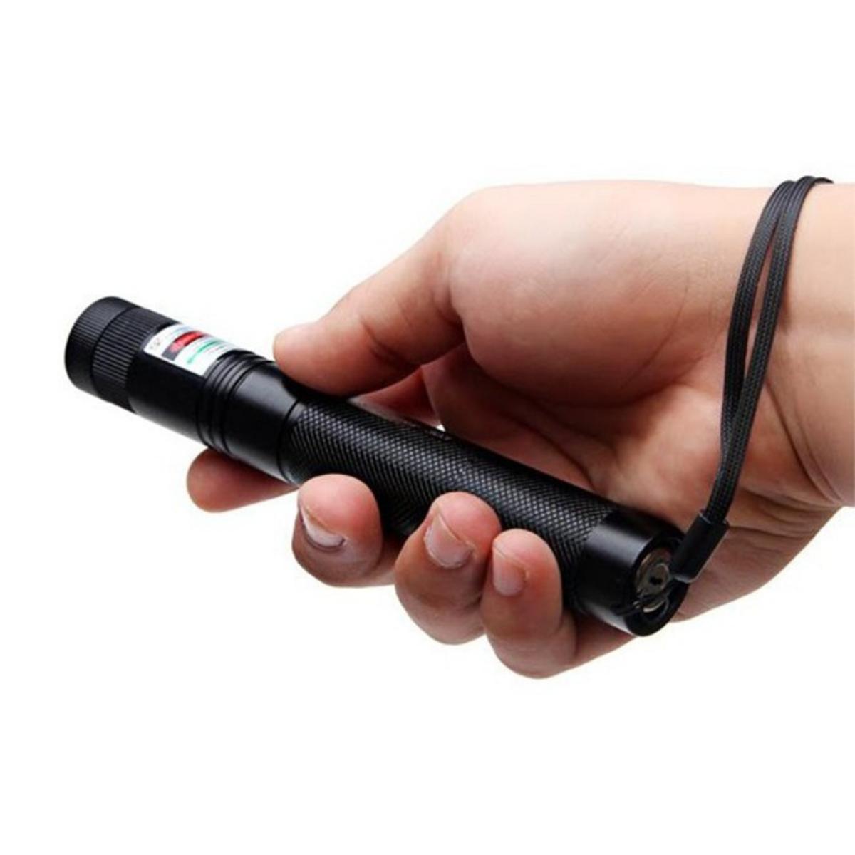 Đèn Pin Laser 303 có nhiều chế độ chiếu