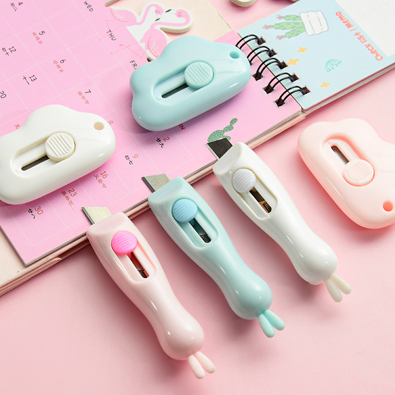 Dao cắt giấy hình đám mây