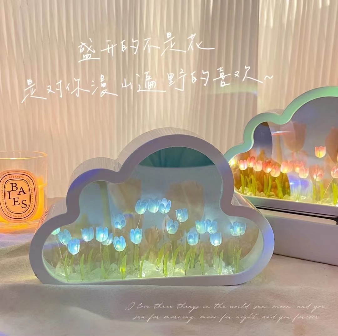 Đèn Ngủ Hoa Tulip Kèm Gương Trang Điểm