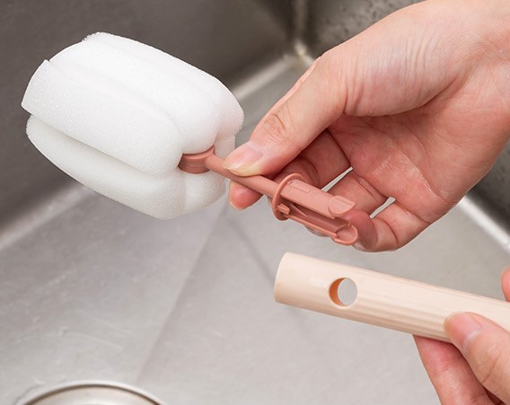 Dụng cụ rửa ly cán nhựa