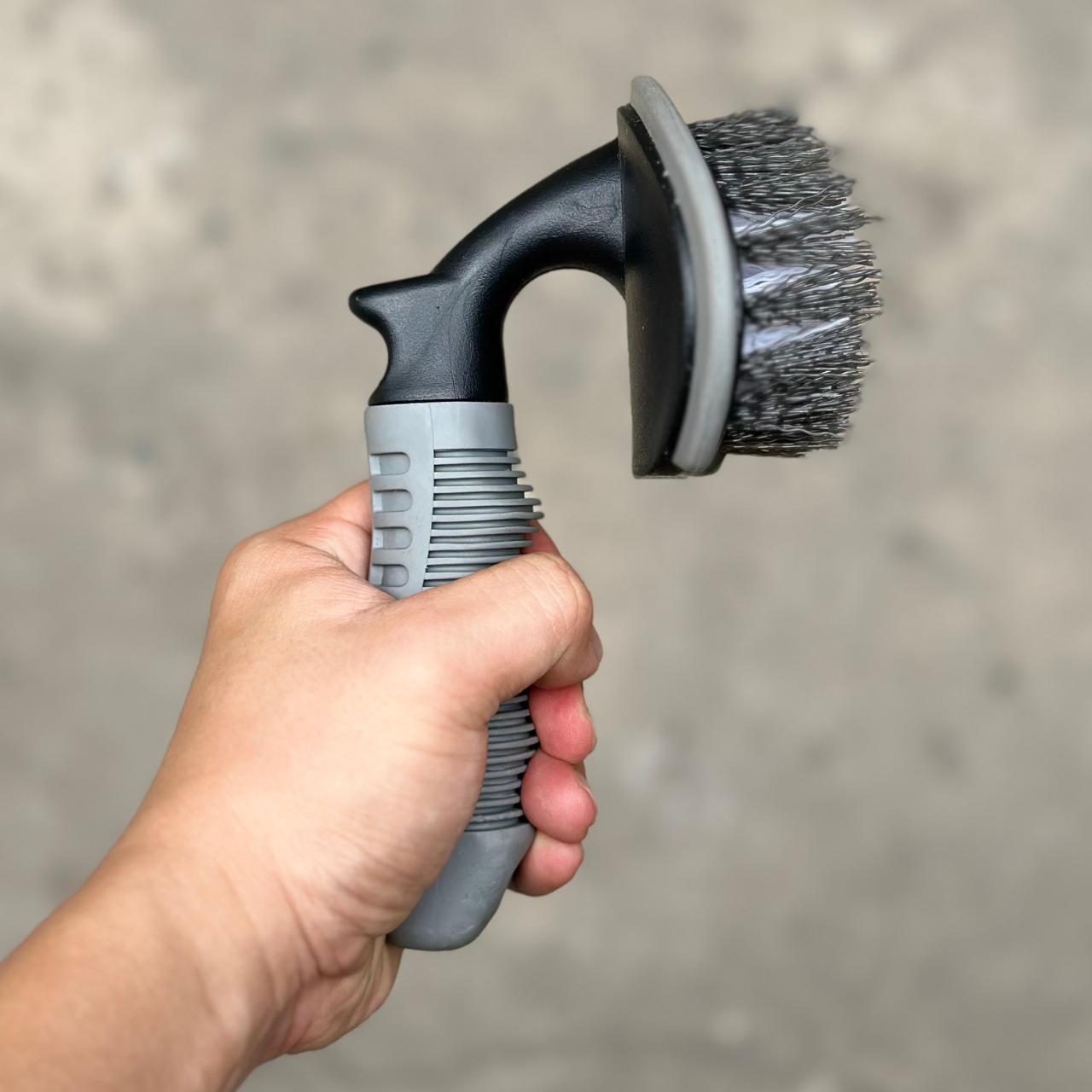 Bàn Chải Chà Rửa Bánh Xe, Lốp Xe Có Tay Cầm Cán Cong Chuyên Dụng Cho Ô Tô, Xe Máy