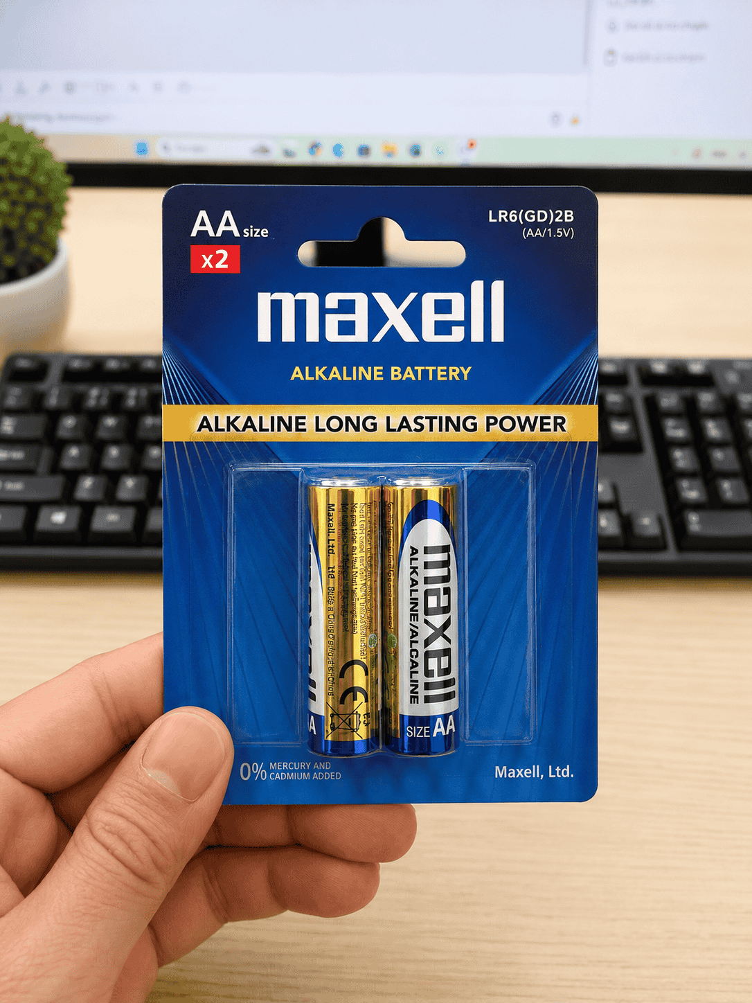 Pin Maxell thật tem phụ bao bì sắc nét và nguồn gốc rõ ràng