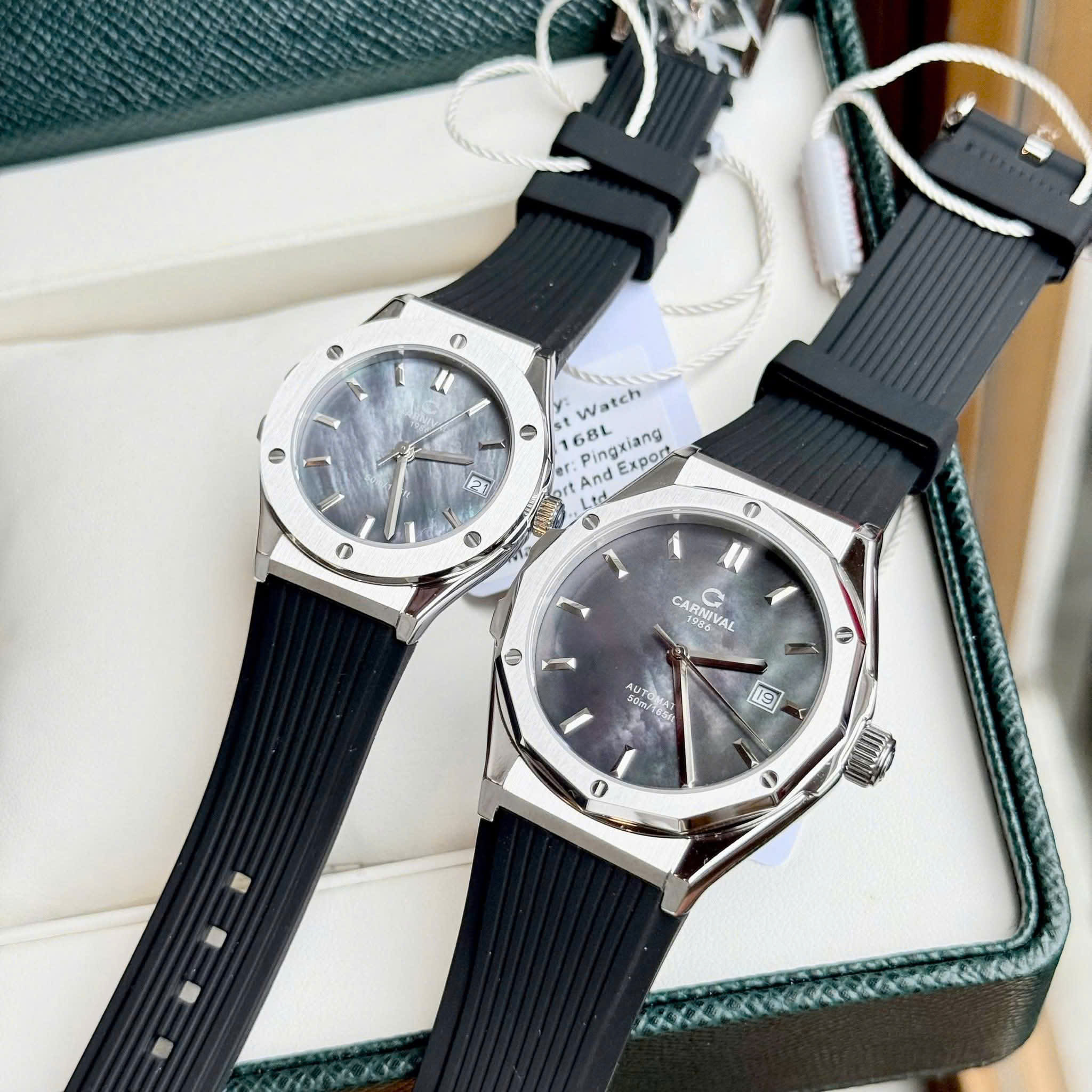 ĐỒNG HỒ ĐÔI CARNIVAL 8168G-VT-DCS-DK BLACK MOP - CARNIVAL 8168L-VT-DCS-DK BLACK MOP