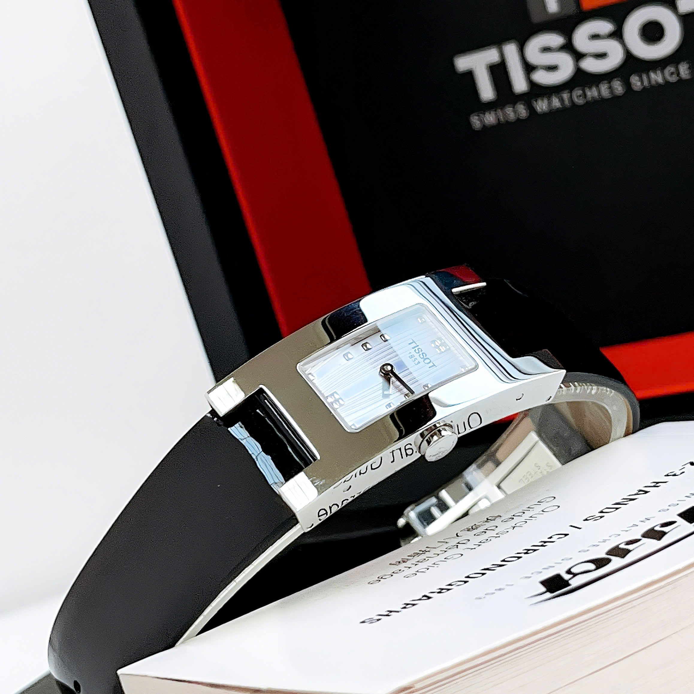 ĐỒNG HỒ NỮ TISSOT T-TRENCH QUARTZ BELLFLOWER WHITE T11.1.325.51