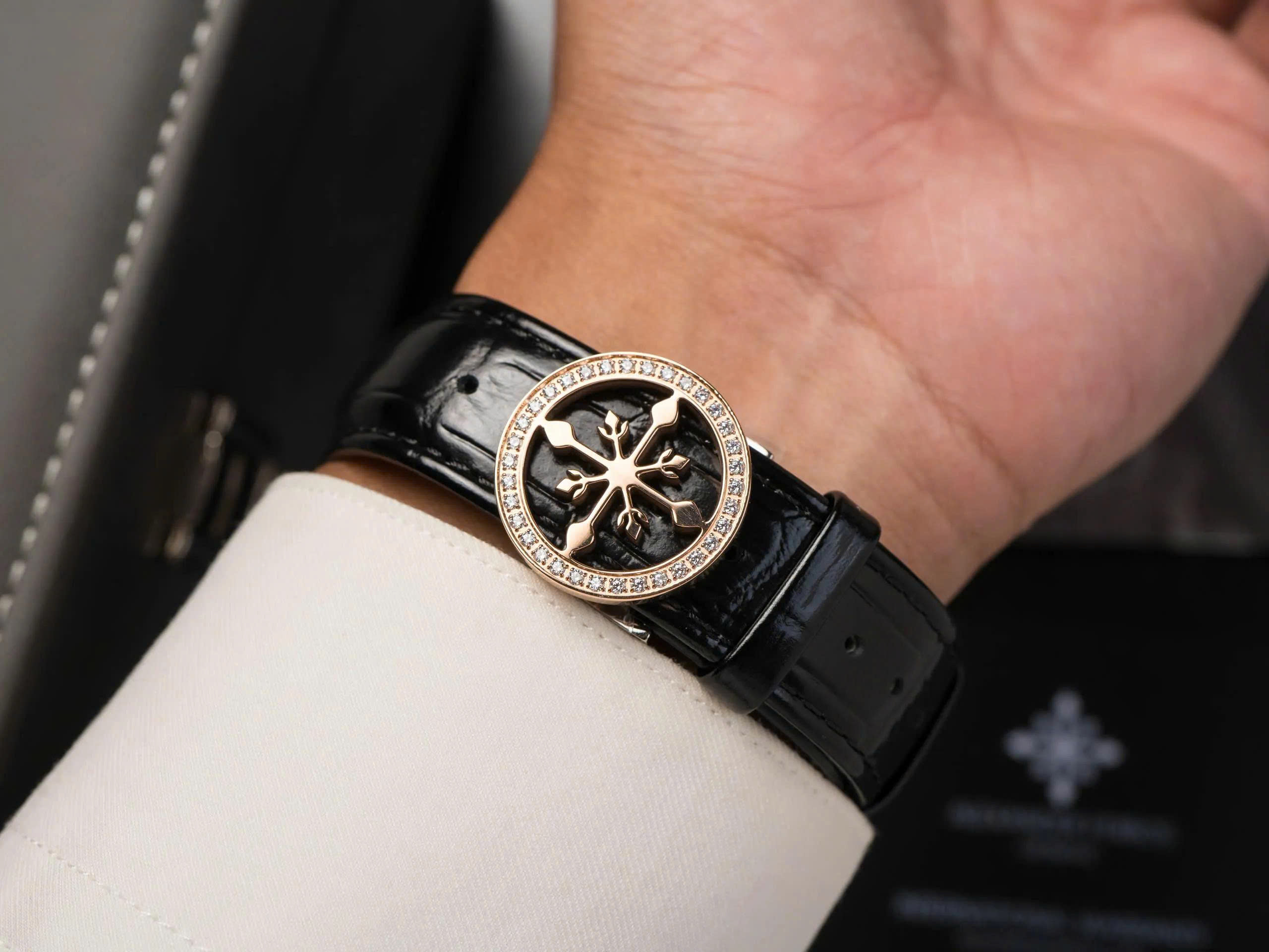 Đồng Hồ Alexander Ferros 9081R-01