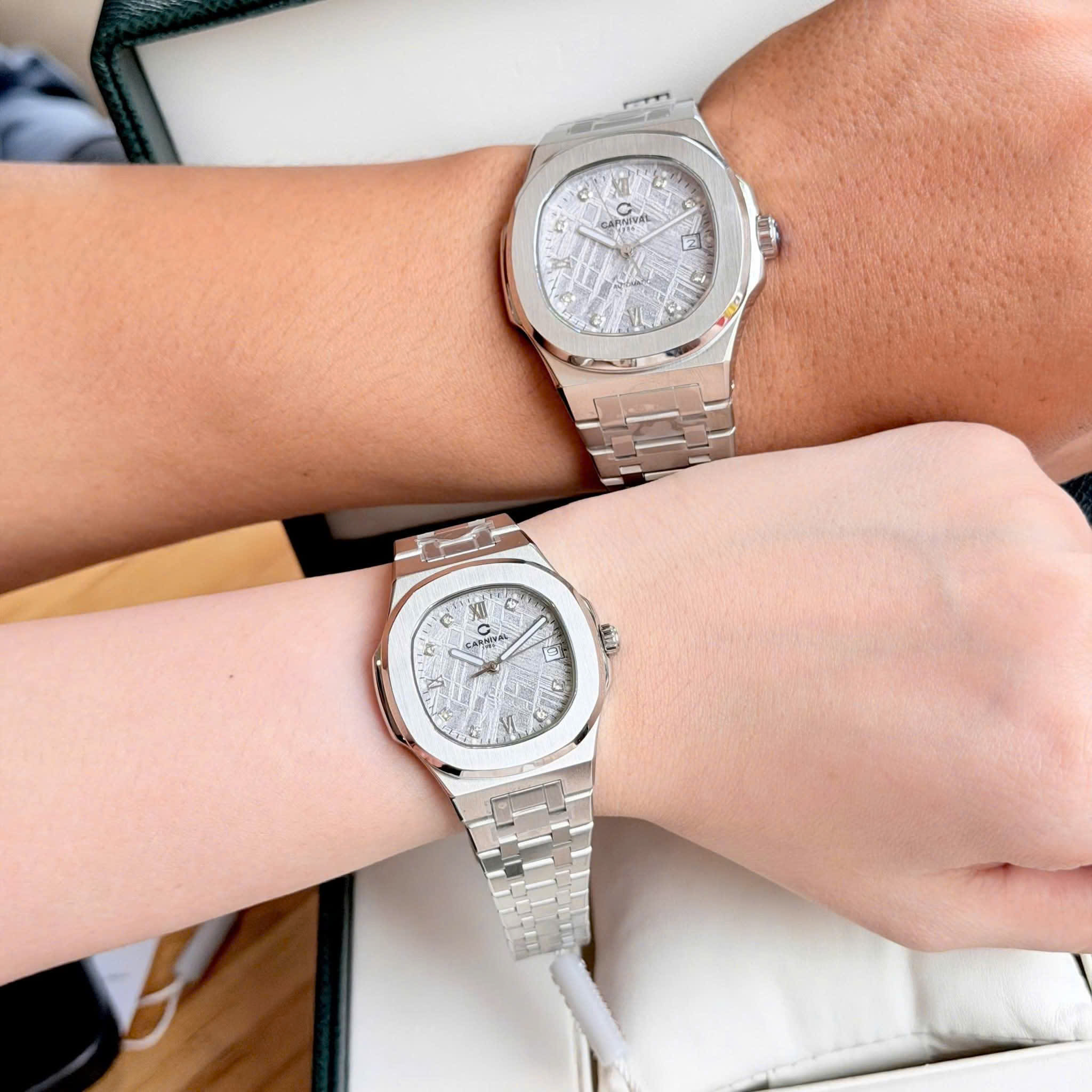 ĐỒNG HỒ ĐÔI CARNIVAL 8160G-VT-TT - CARNIVAL 8160L-VT-TT