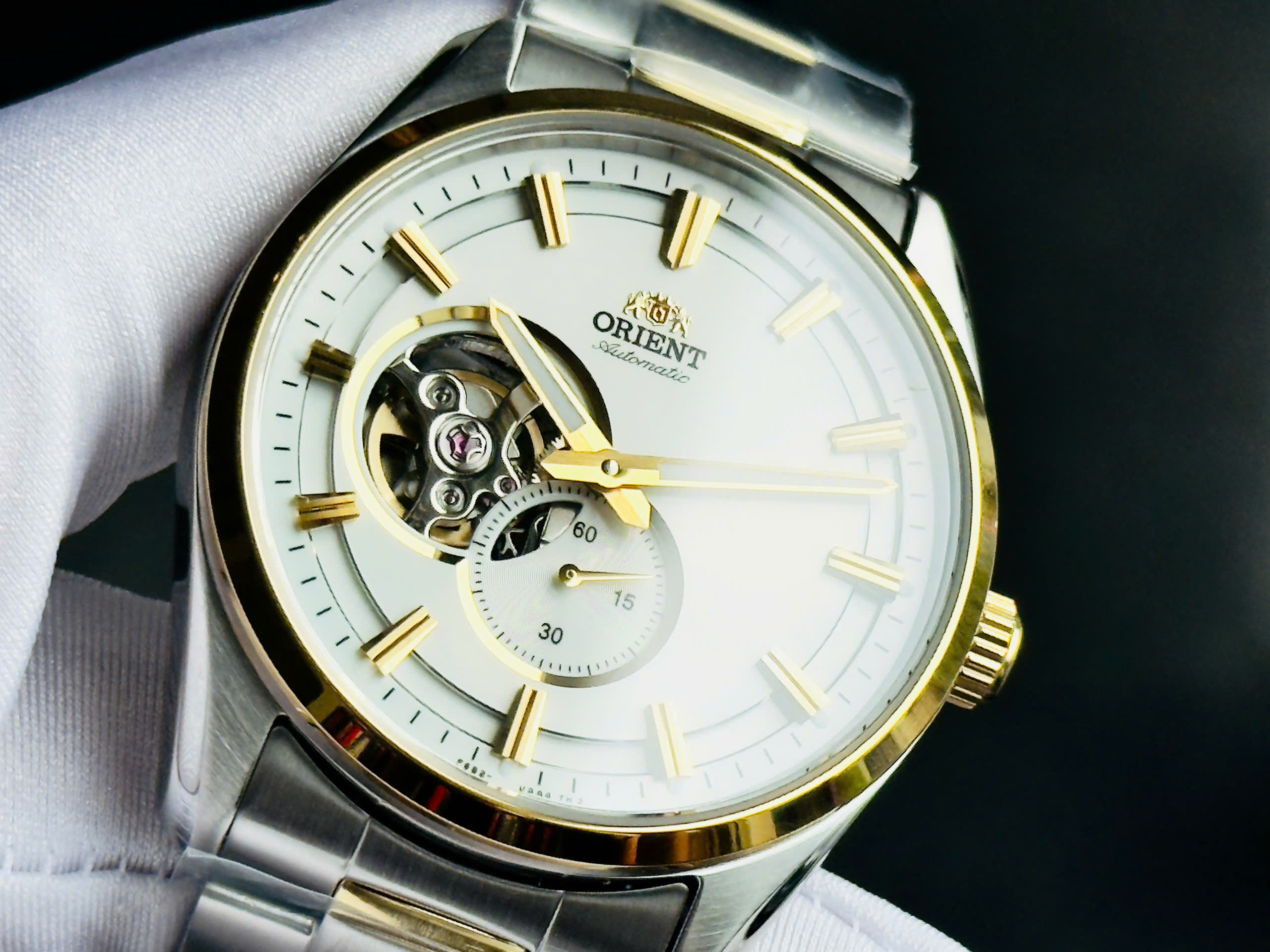 ĐỒNG HỒ NAM ORIENT ORIENT CONTEMPORARY SMALL SECOND AUTOMATIC RA-AR0001S10B / RA-AR0001S30B