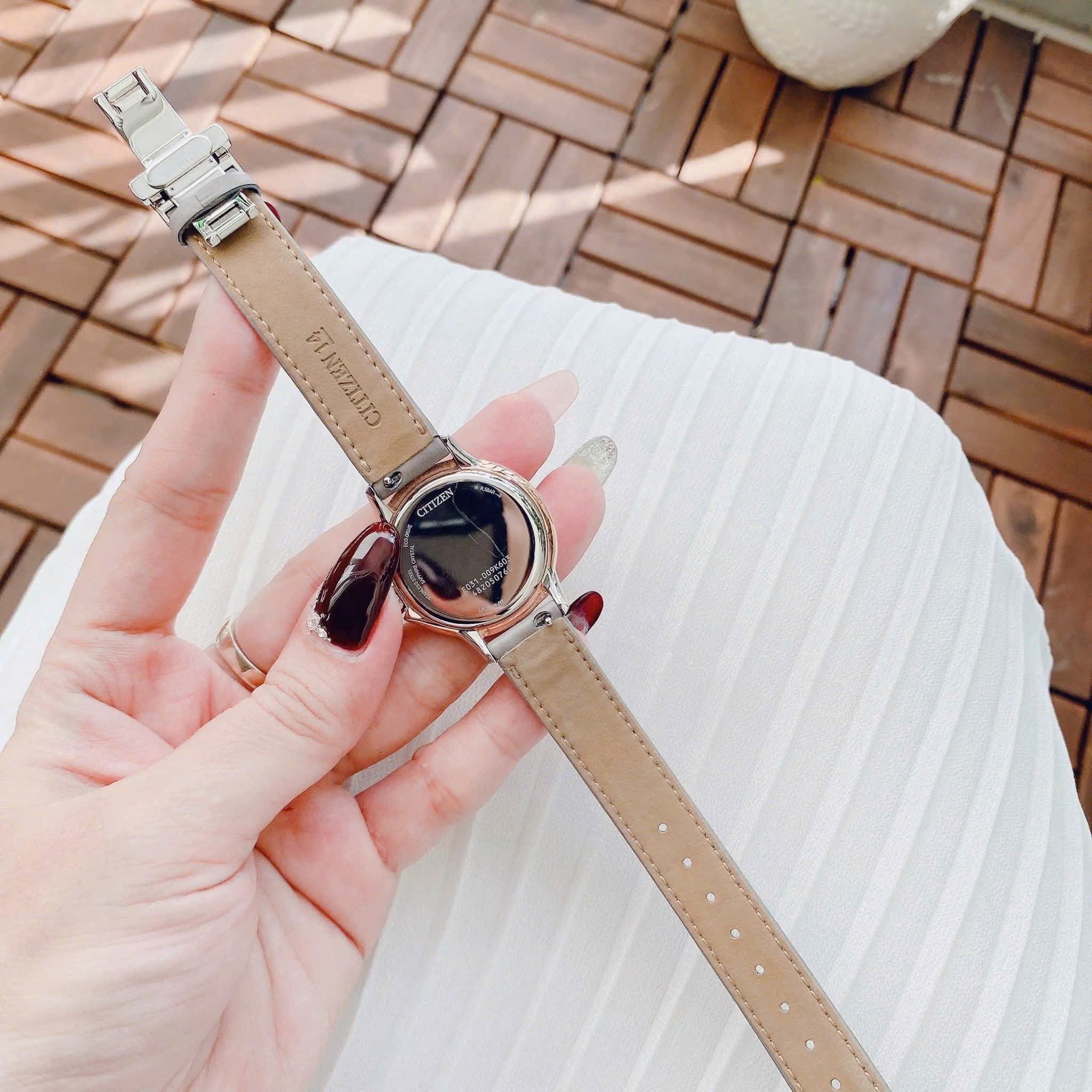 ĐỒNG HỒ NỮ CITIZEN CECCI ECO DRIVE EM1166-01Z