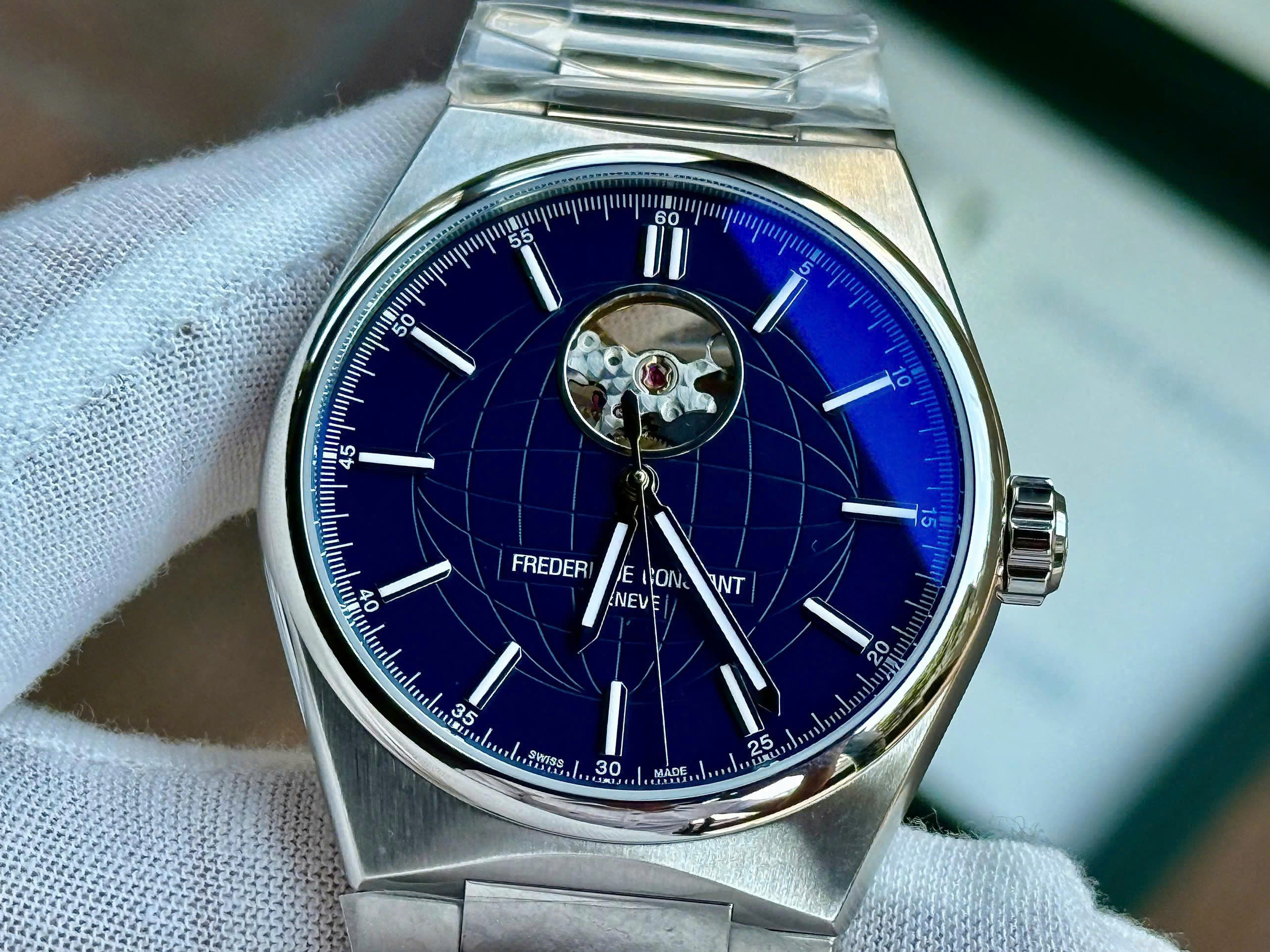 ĐỒNG HỒ NAM FREDERIQUE CONSTANT HIGHLIFE AUTOMATIC FC-310N4NH6B