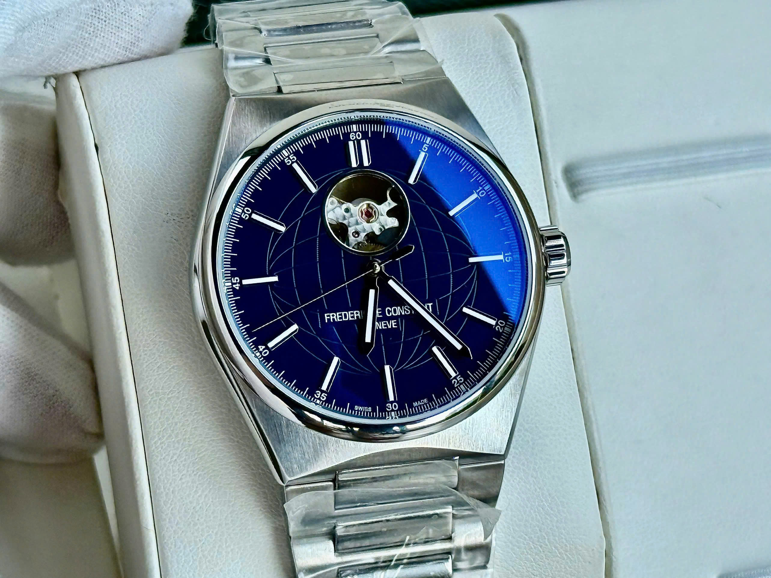 ĐỒNG HỒ NAM FREDERIQUE CONSTANT HIGHLIFE AUTOMATIC FC-310N4NH6B