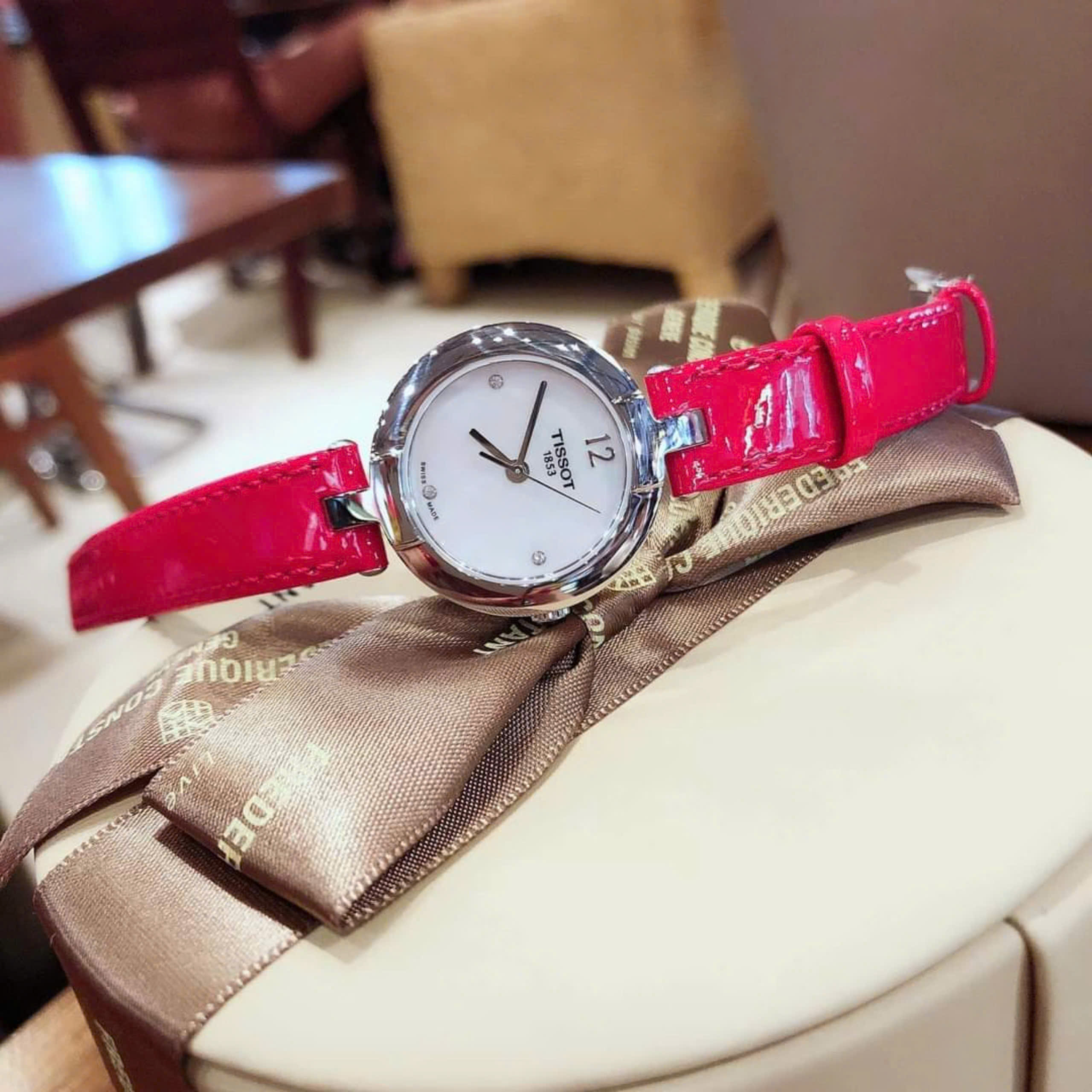 TISSOT PINKY MOTHER OF PEARL DIAL DIAMOND T084.210.16.116.00 (T0842101611600)