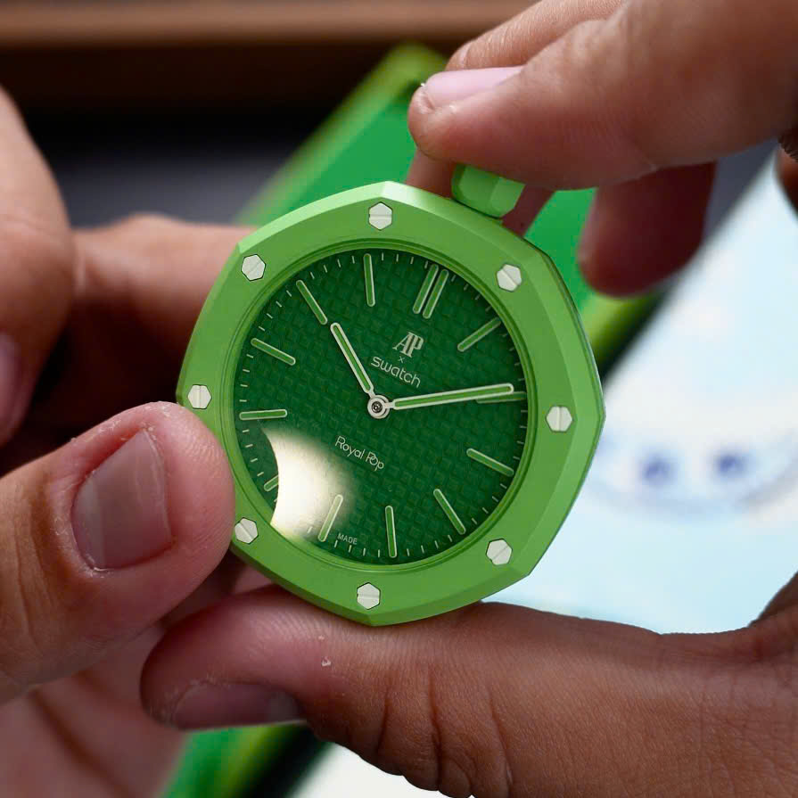 ĐỒNG HỒ NAM SWATCH X AP ROYAL POP GREEN EIGHT SSX03G100N