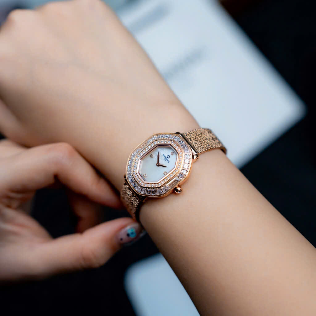 ĐỒNG HỒ NỮ CARNIVAL QUARTZ 8237L-VH-TK