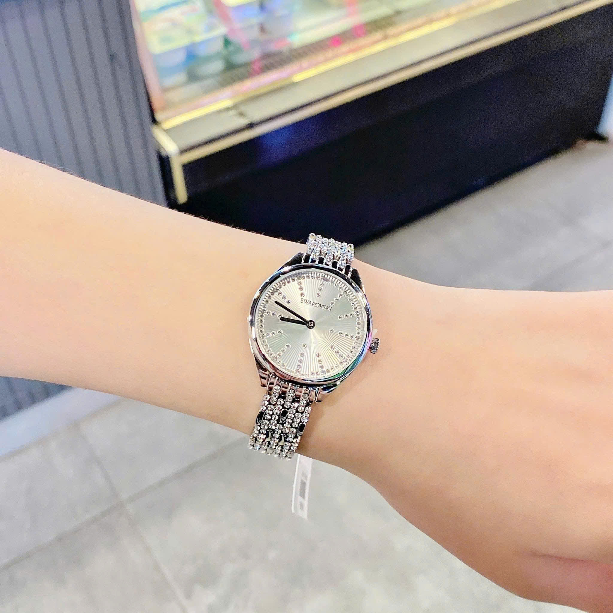 ĐỒNG HỒ NỮ SWAROVSKI QUARTZ 5610490 ATTRACT