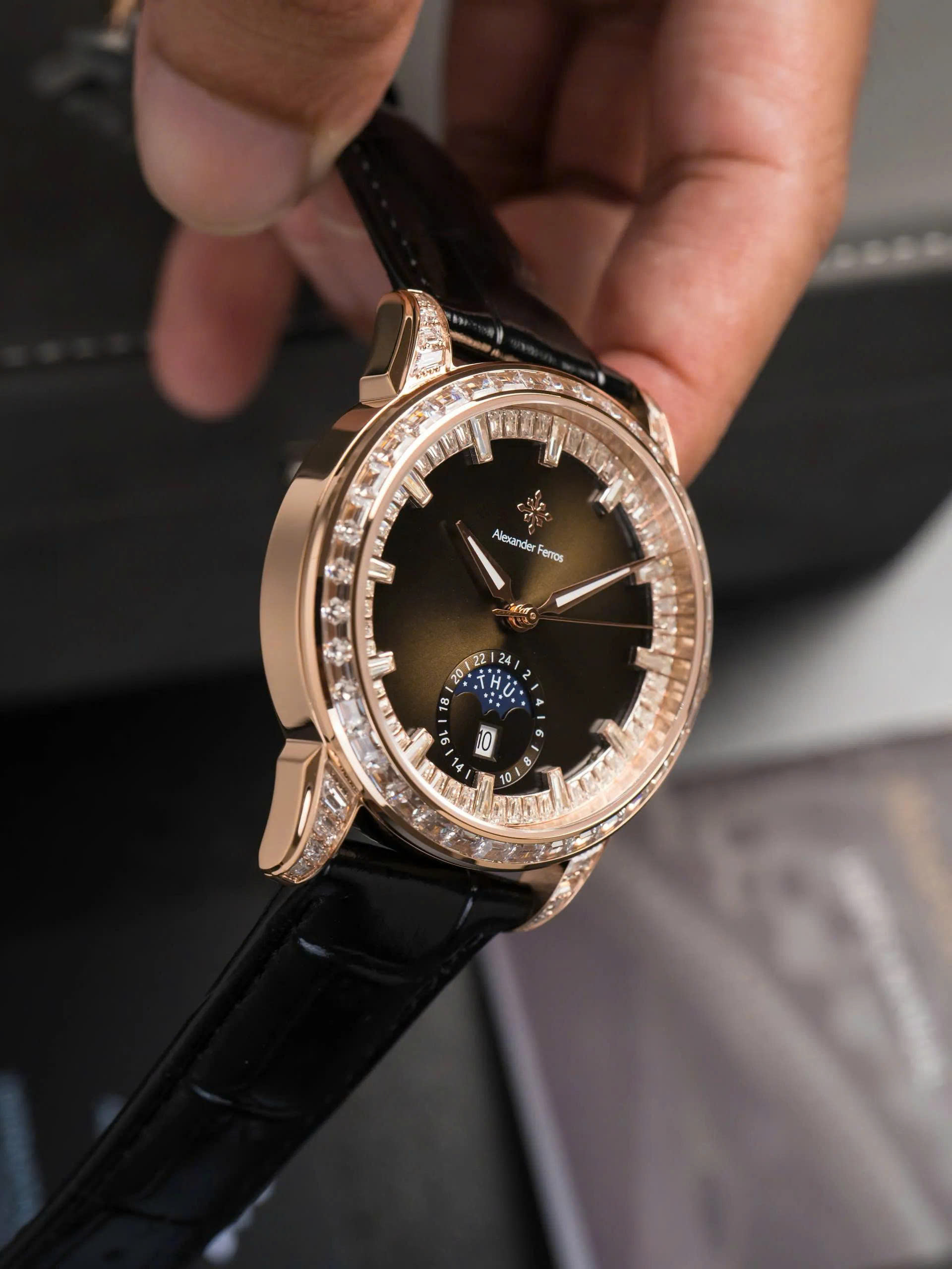 Đồng Hồ Alexander Ferros 9081R-01