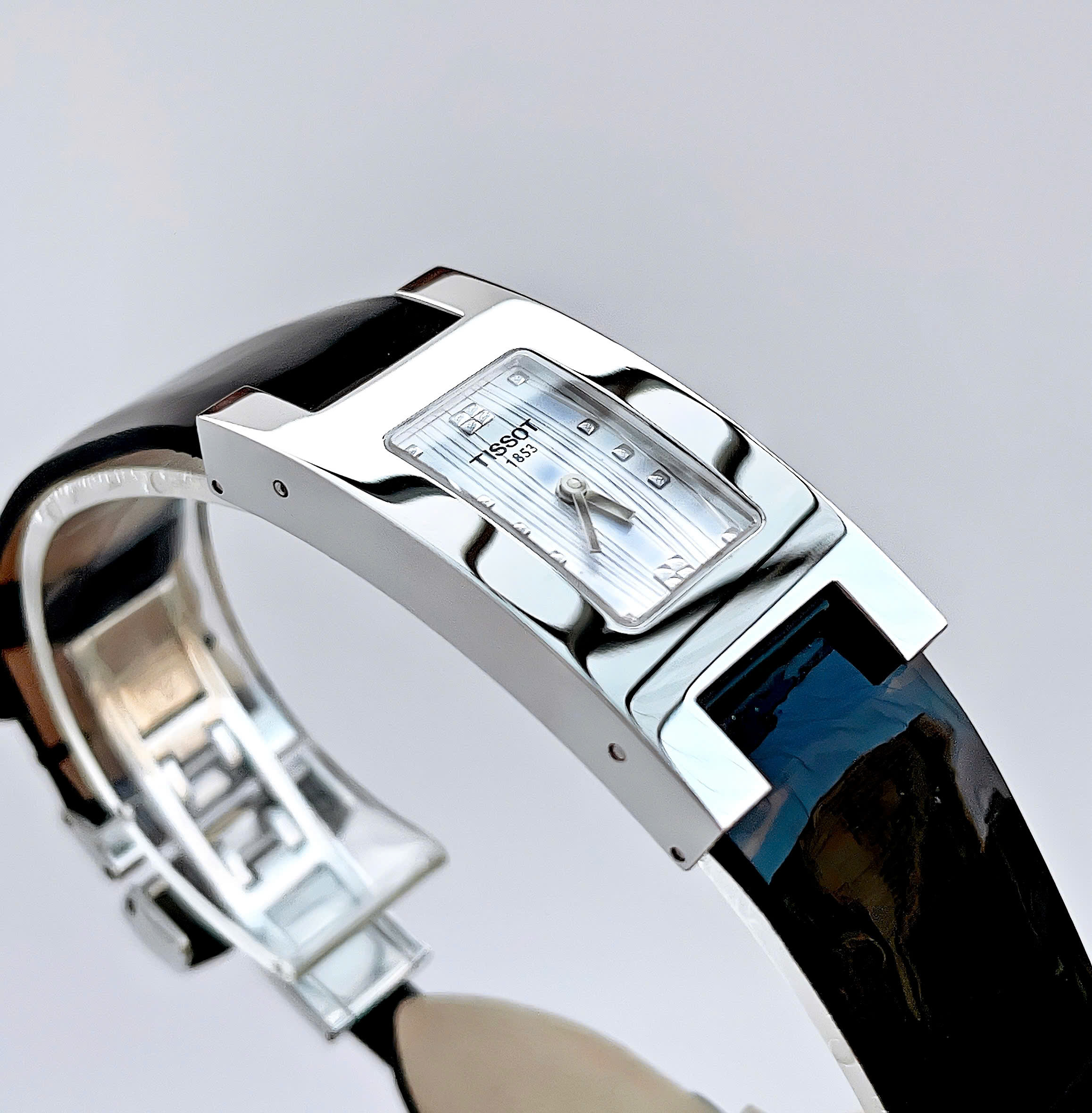 ĐỒNG HỒ NỮ TISSOT T-TRENCH QUARTZ BELLFLOWER WHITE T11.1.325.51