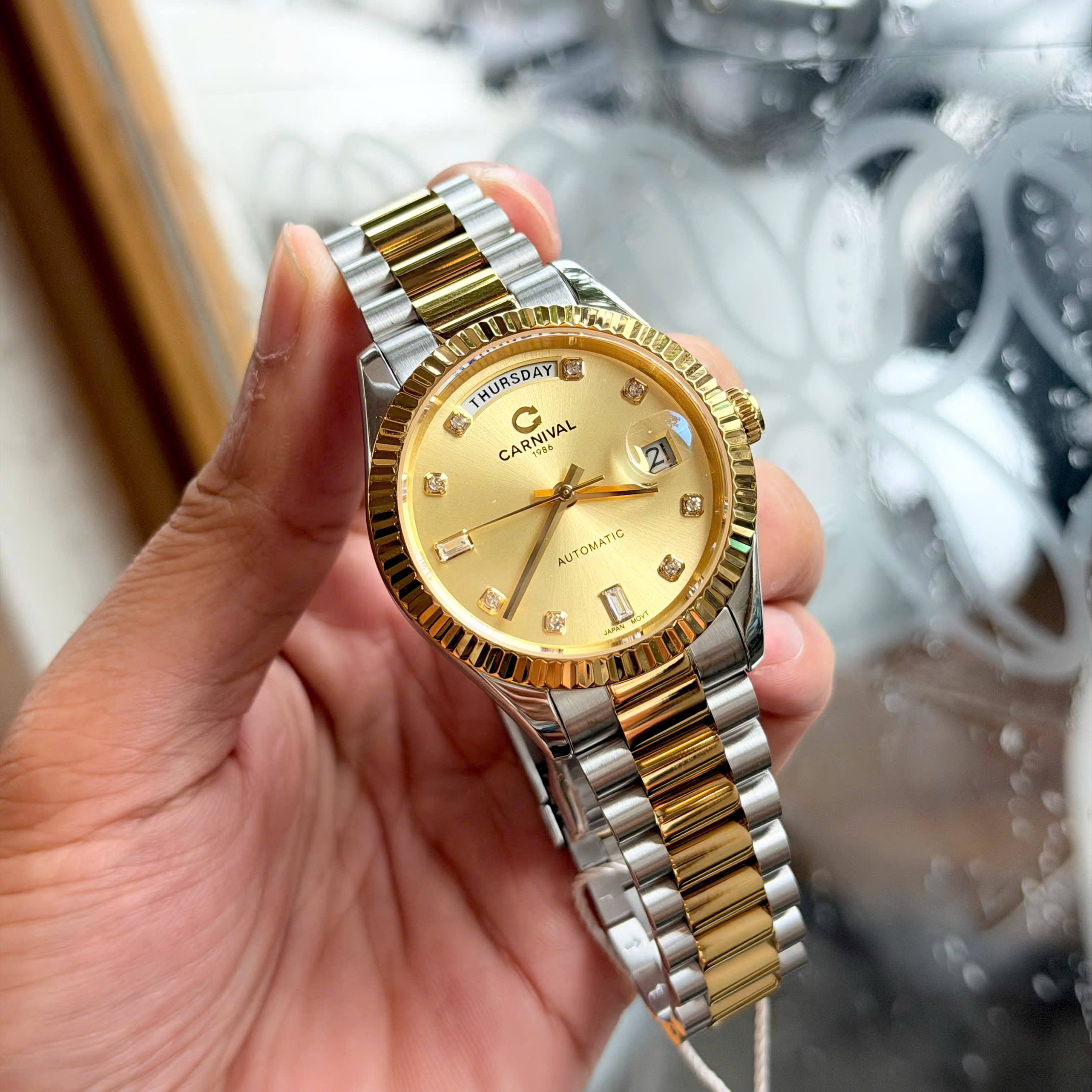 ĐỒNG HỒ NAM CARNIVAL AUTOMATIC 8239G-CV-V